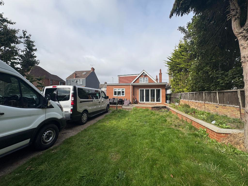 Waller Avenue, Luton, LU4, photo 11