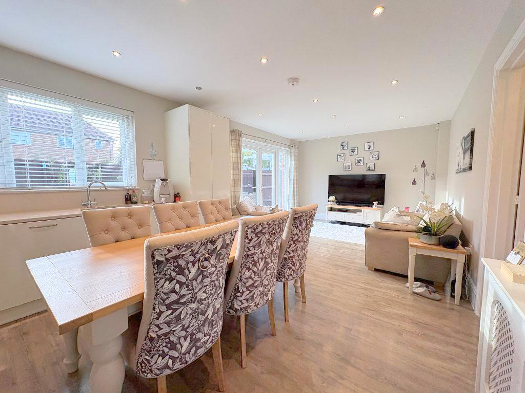 Dove Close, Caddington, LU1