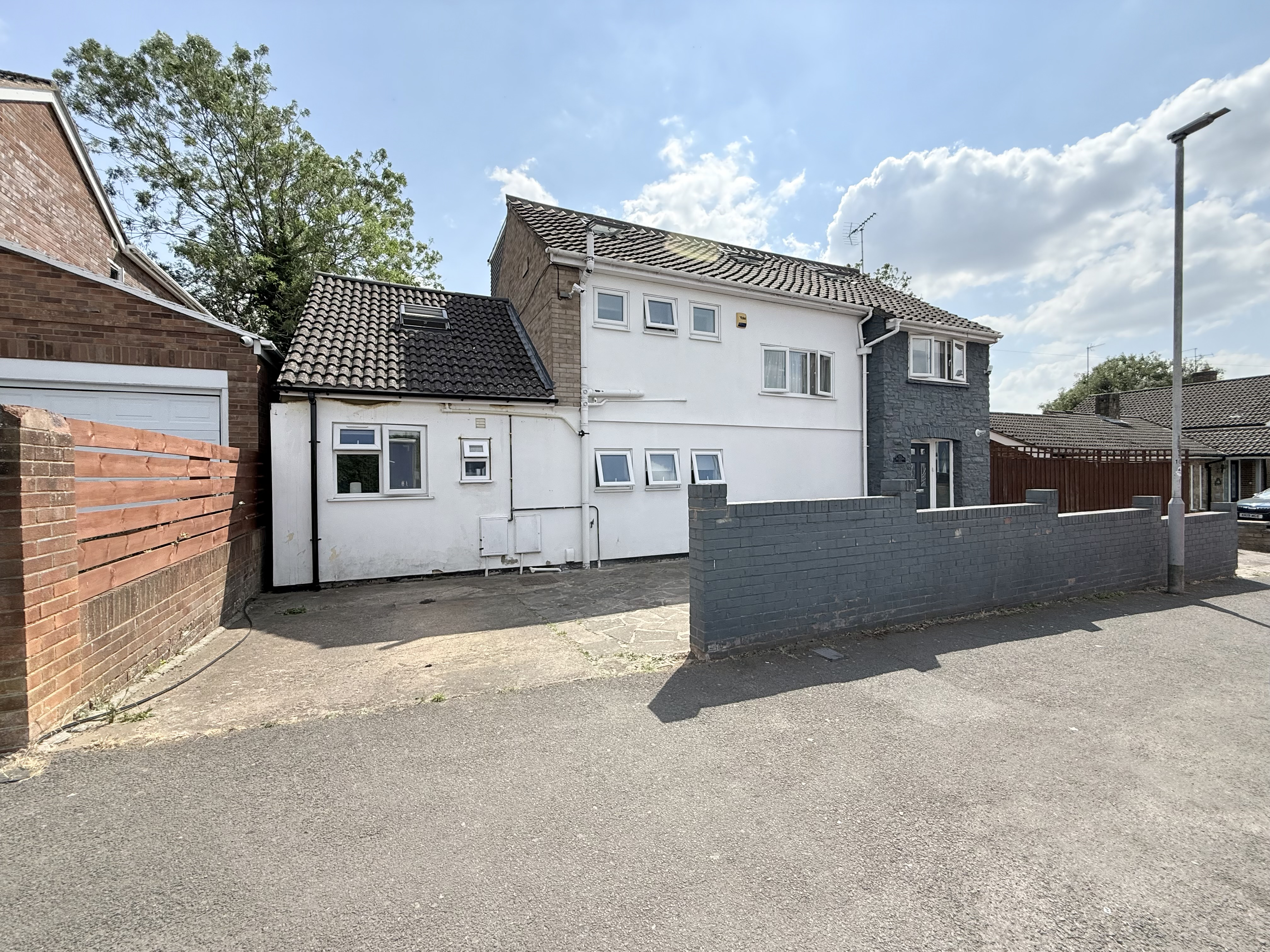 Bradgers Hill Road, Luton, LU2, photo 13