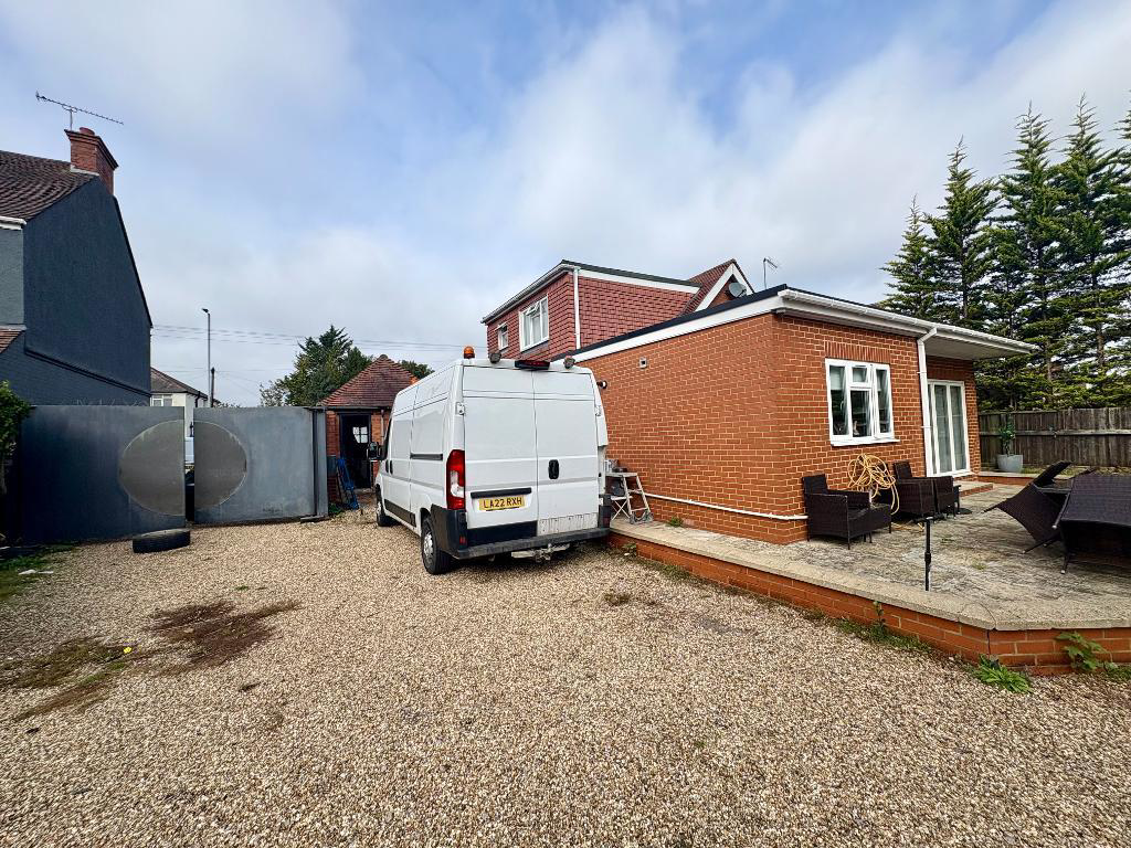 Waller Avenue, Luton, LU4, photo 22