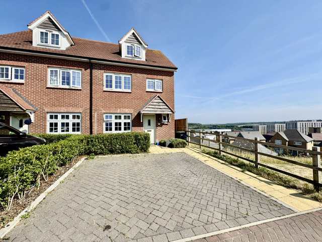 Armstrong Road, Luton, LU2