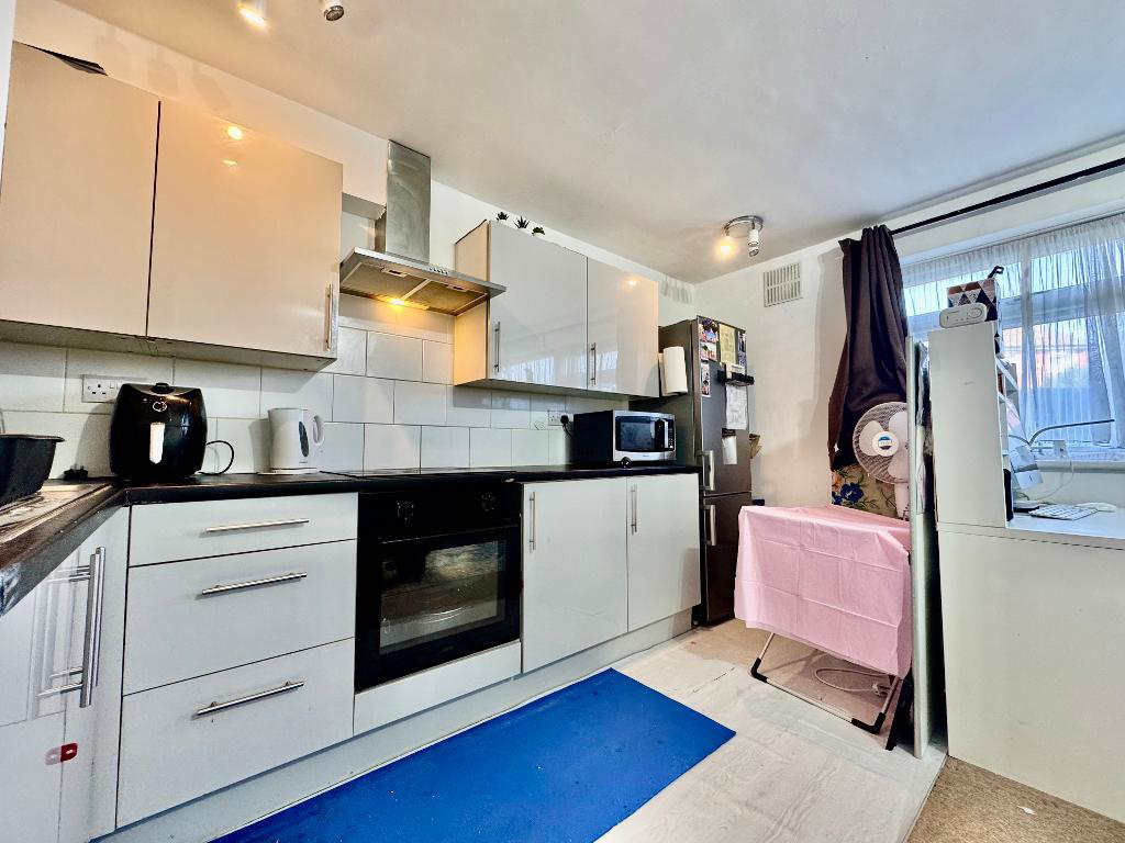 Handcross Road, Luton, LU2, photo 3