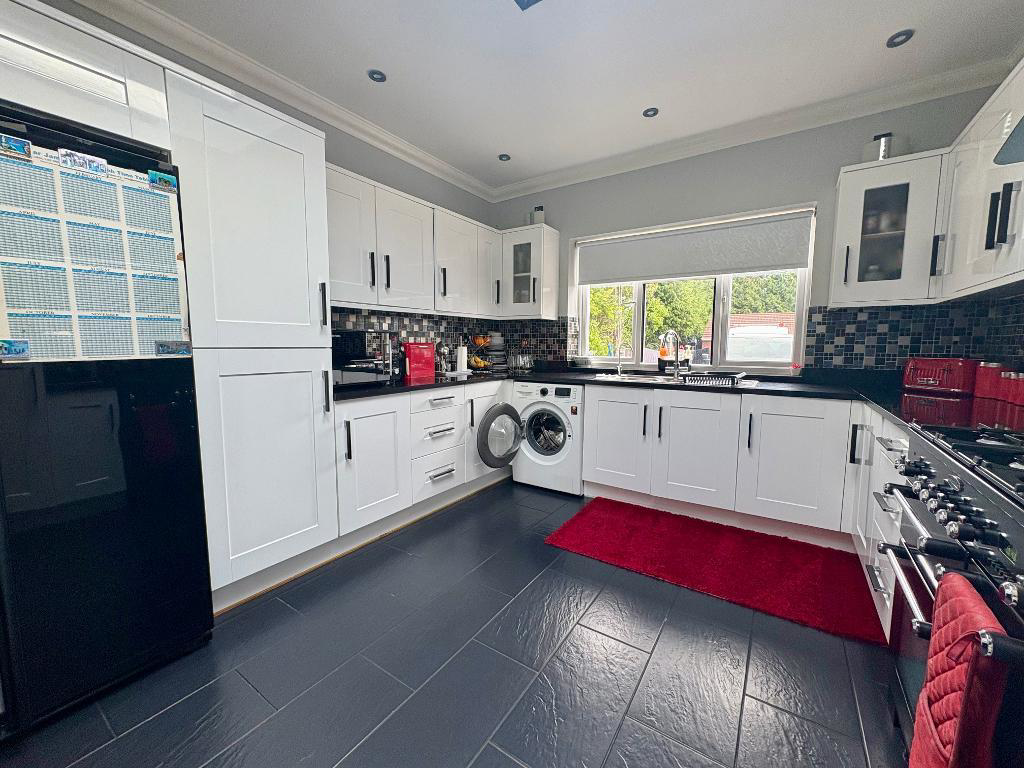 Waller Avenue, Luton, LU4, photo 28