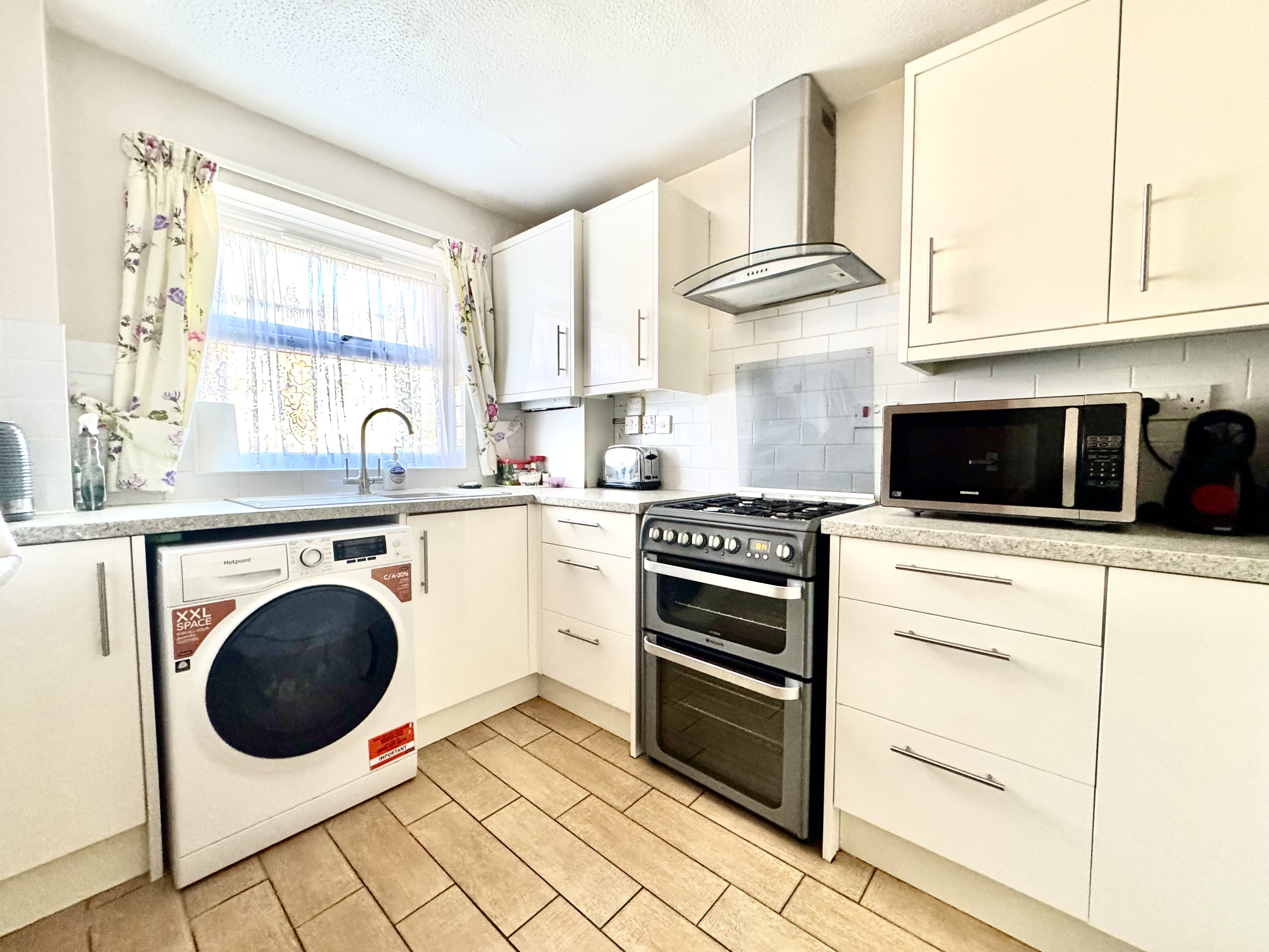 Wellington Street, Luton, LU1, photo 3