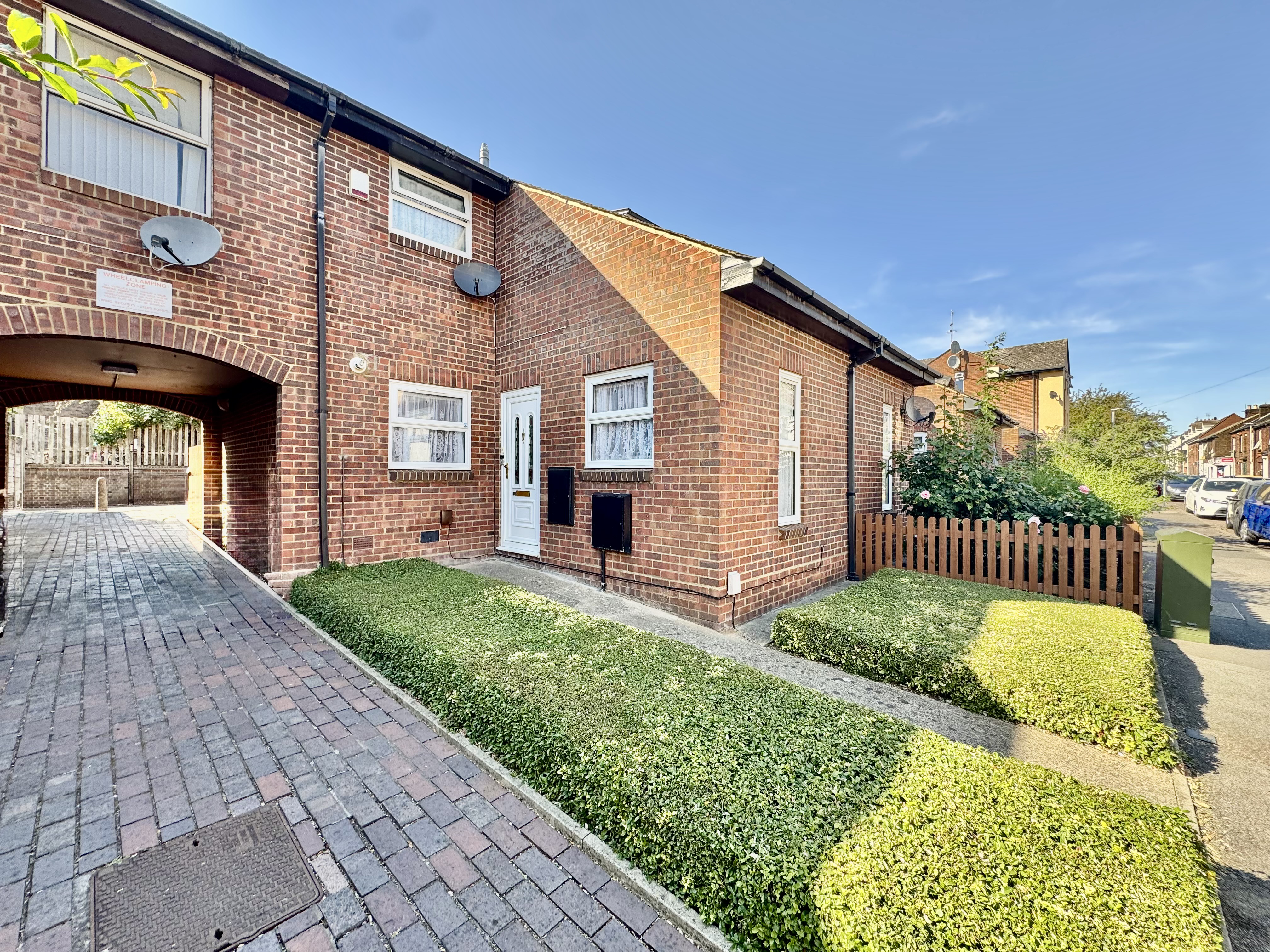 Wellington Street, Luton, LU1