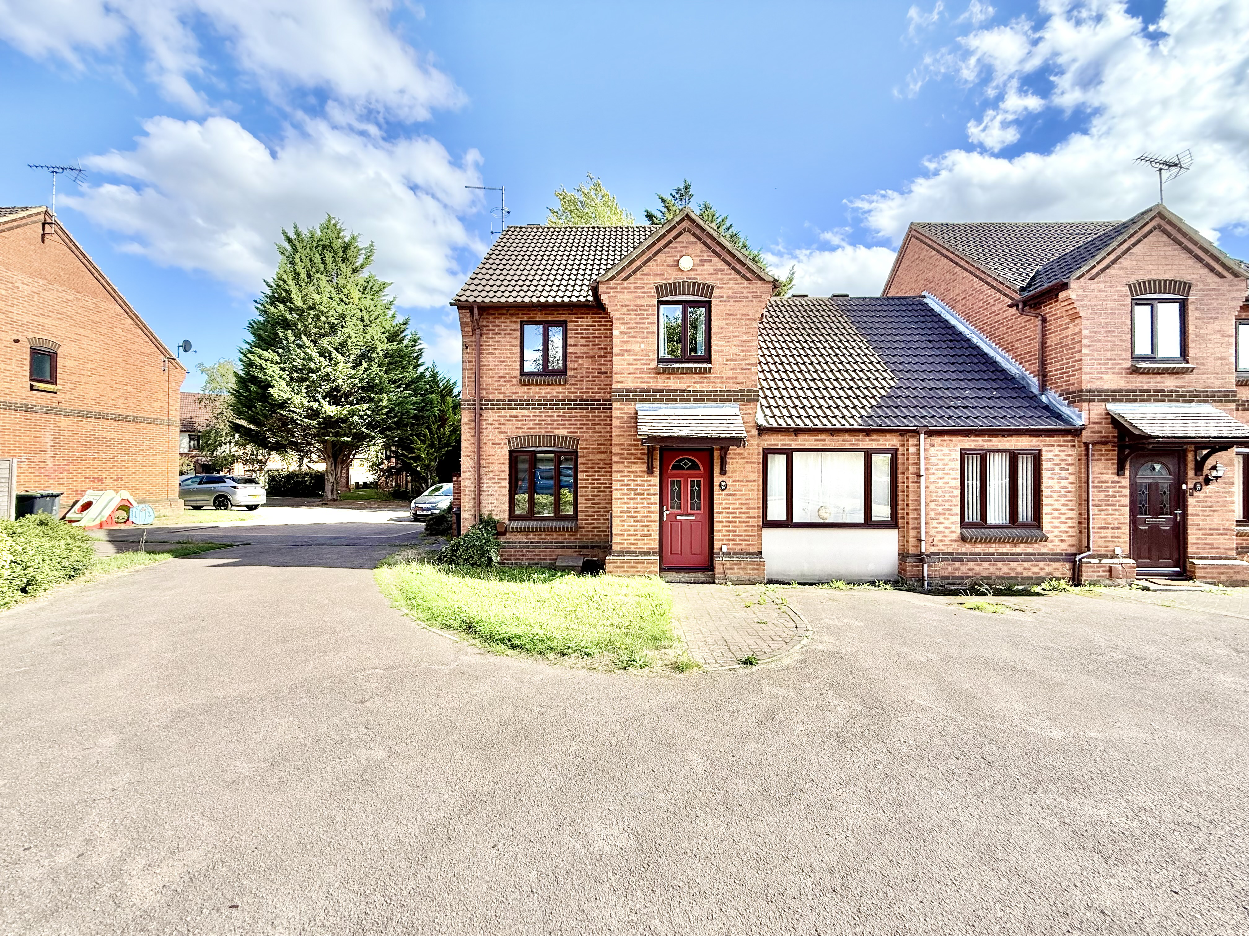 Muirfield, Luton, LU2