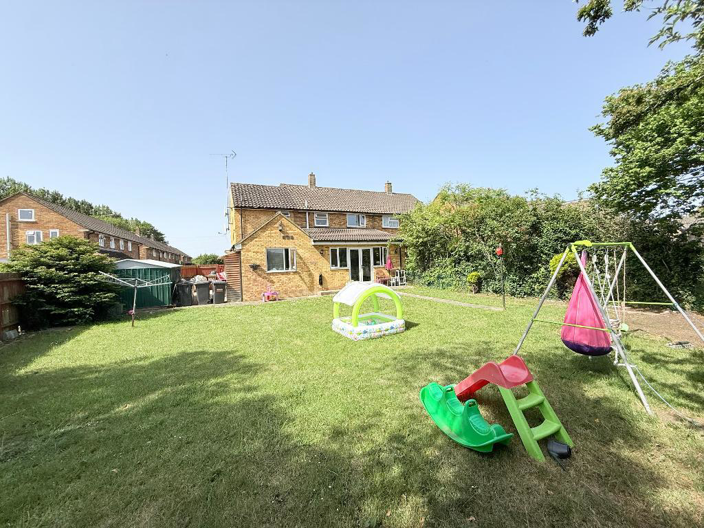 Dewsbury Road, Luton, LU3