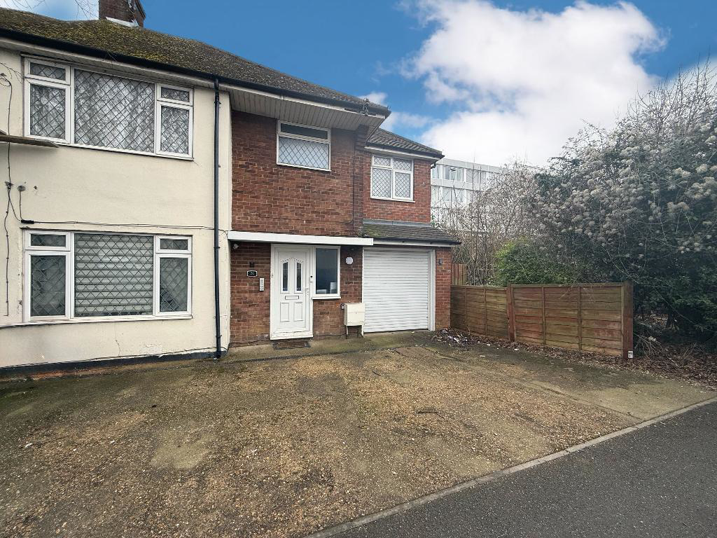 Waller Avenue, Luton, LU4