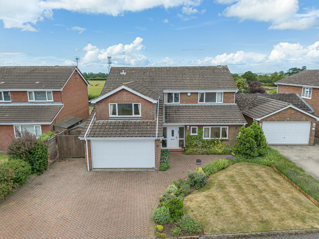 Alma Farm Road, Toddington, LU5