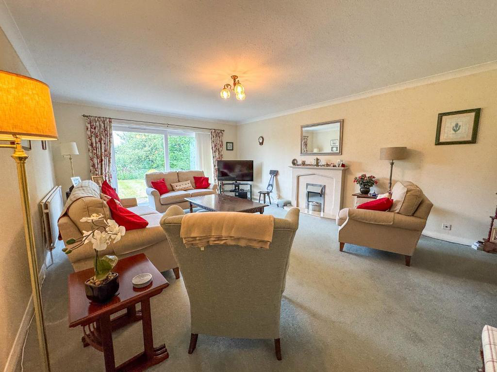 Alma Farm Road, Toddington, LU5, photo 3