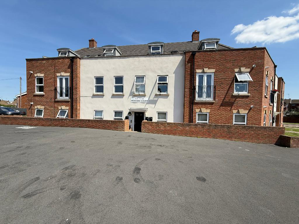 Catsbrook Road, Peddars Court, LU3