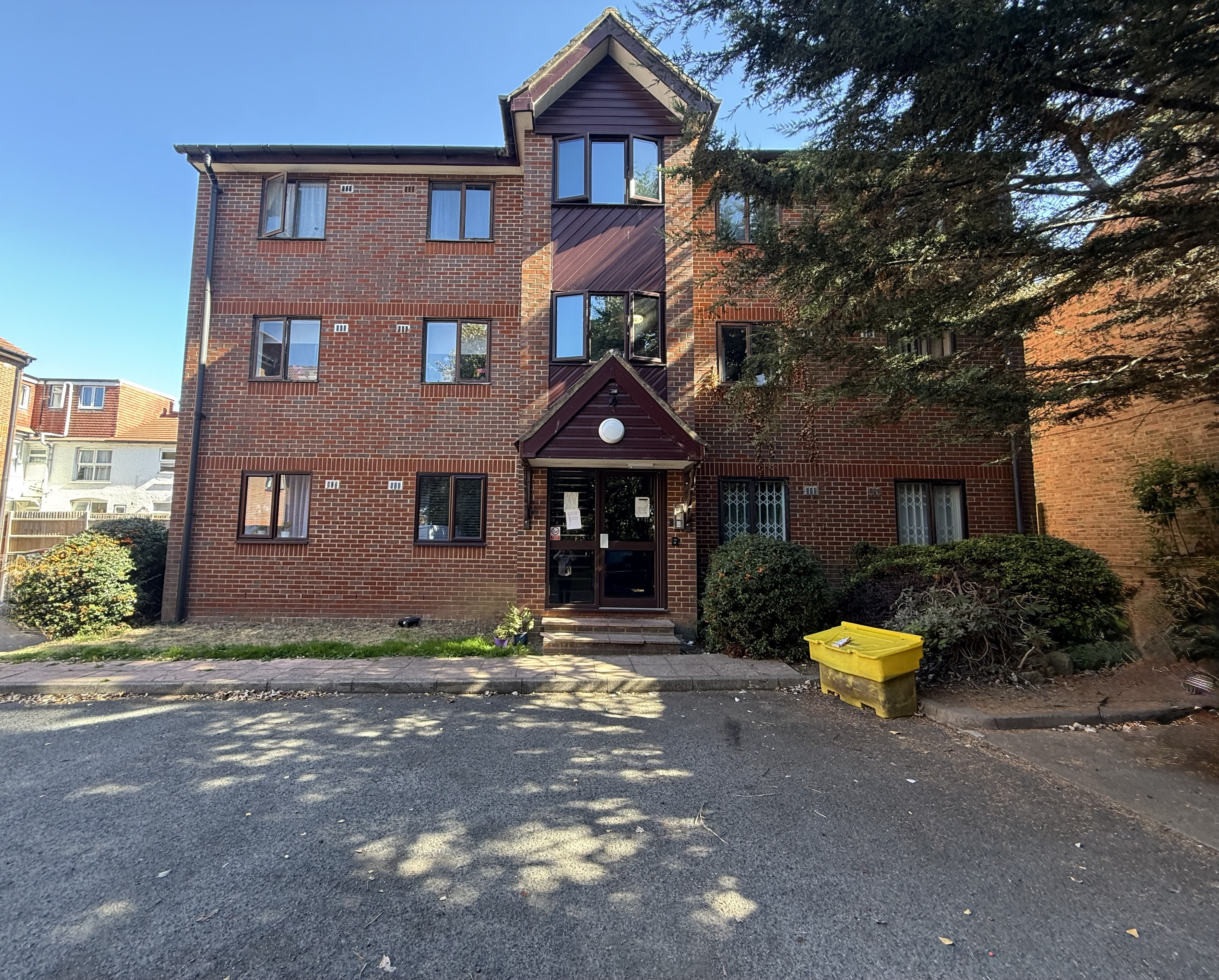2 Nightingale Court, Waldeck Road, Luton, LU3 1AB, photo 2