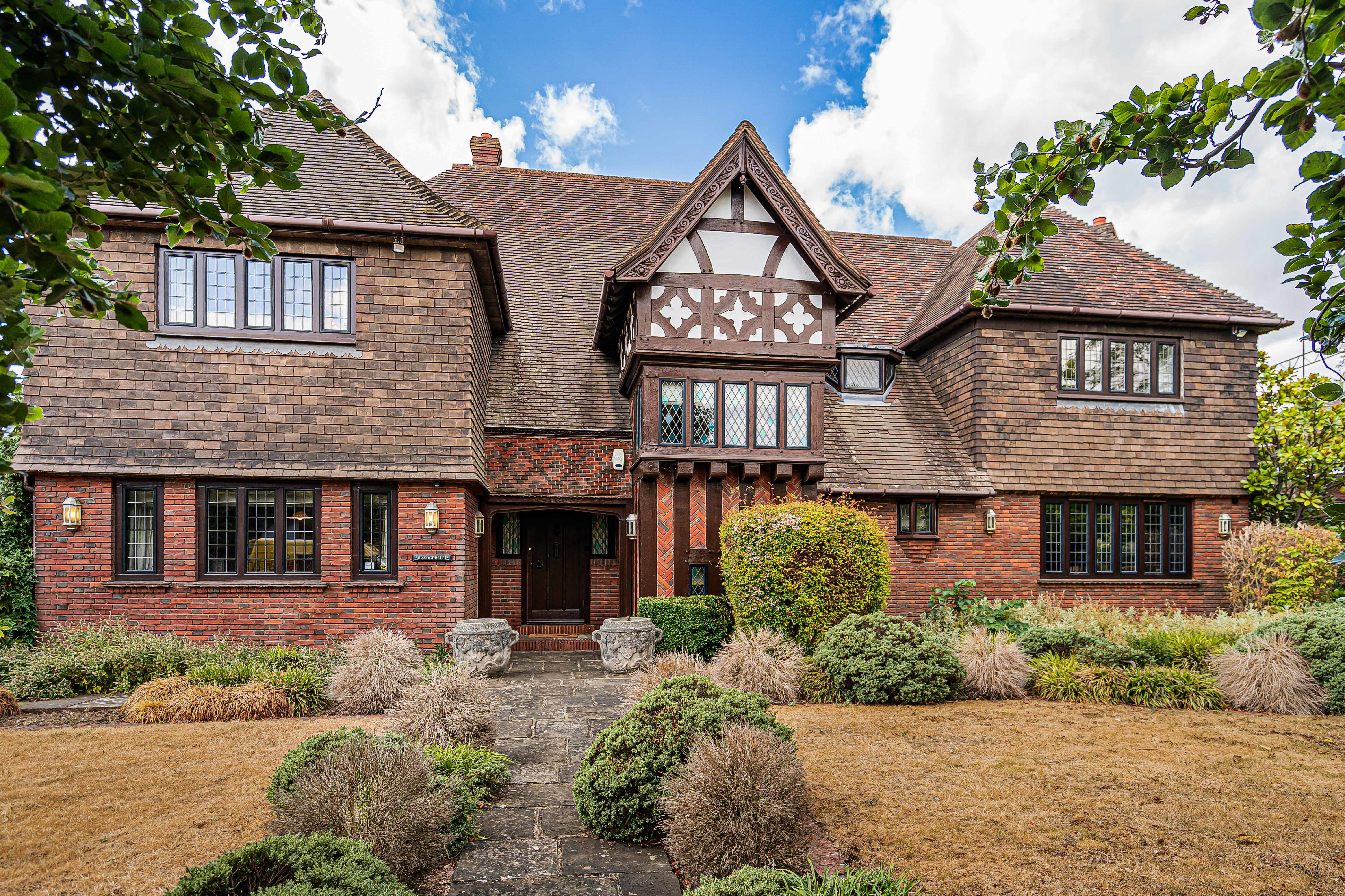 Old Bedford Road, Luton, LU2