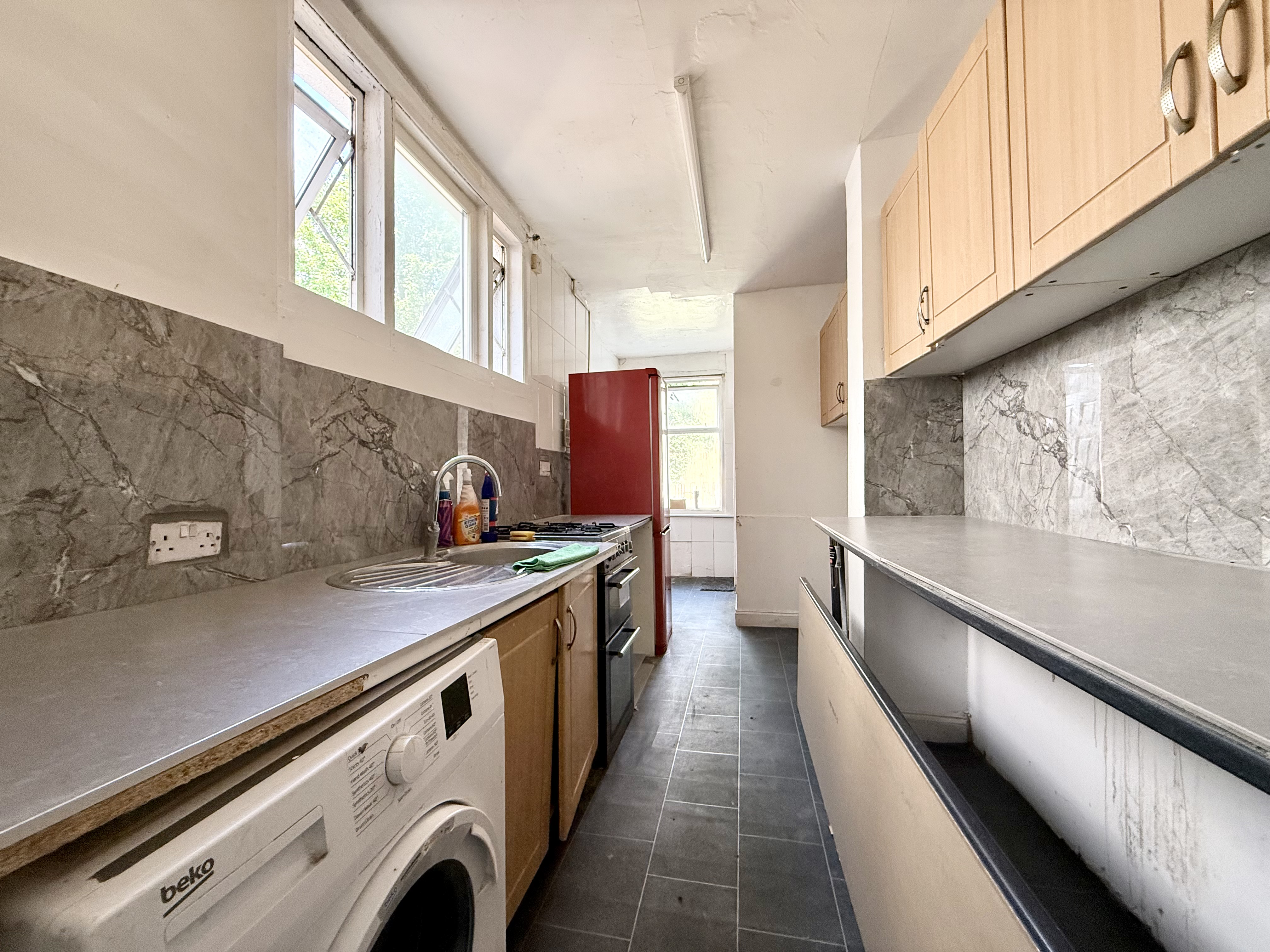 Old Bedford Road, Luton, LU2, photo 12