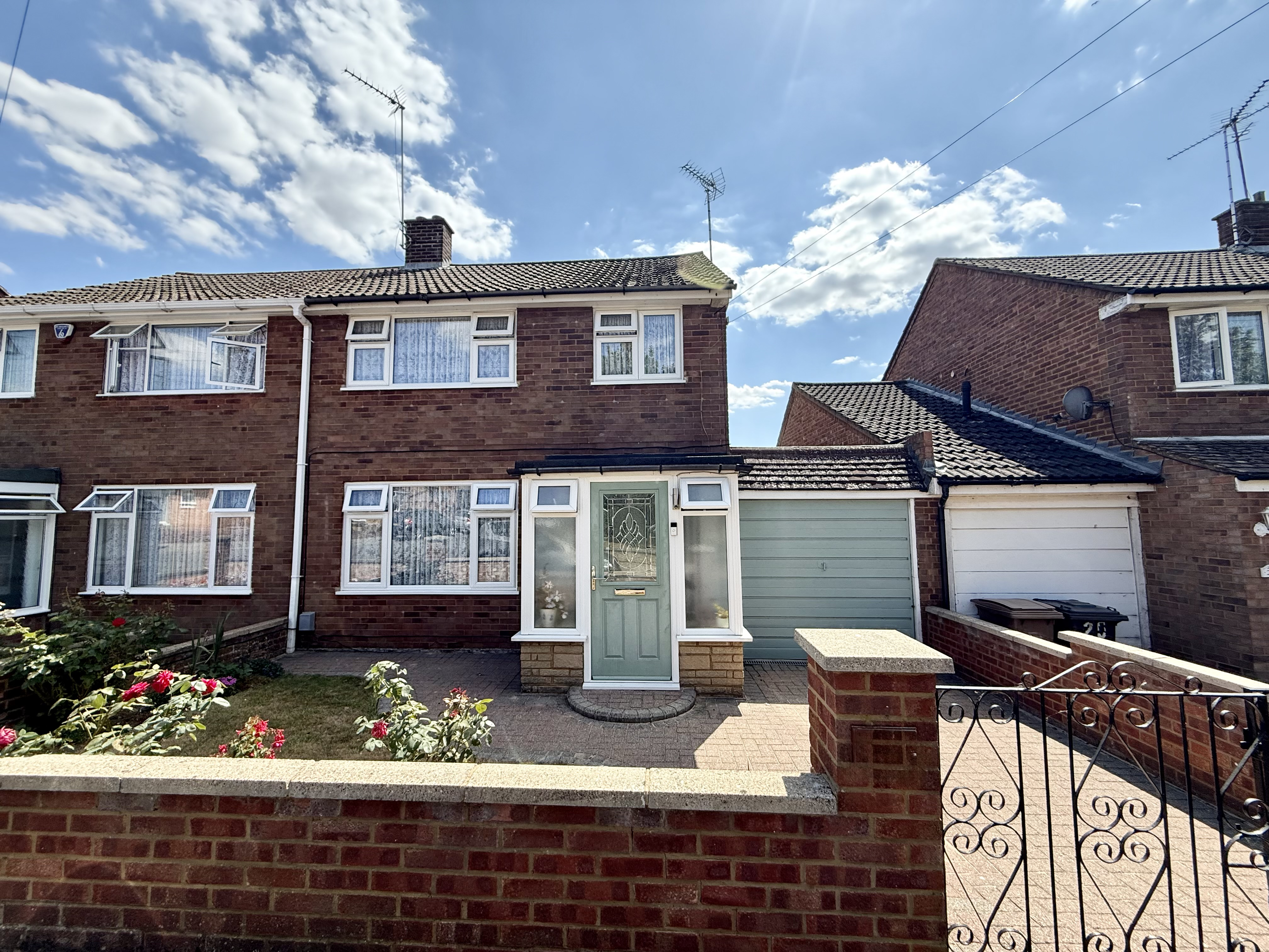 Holmscroft Road, Luton, LU3