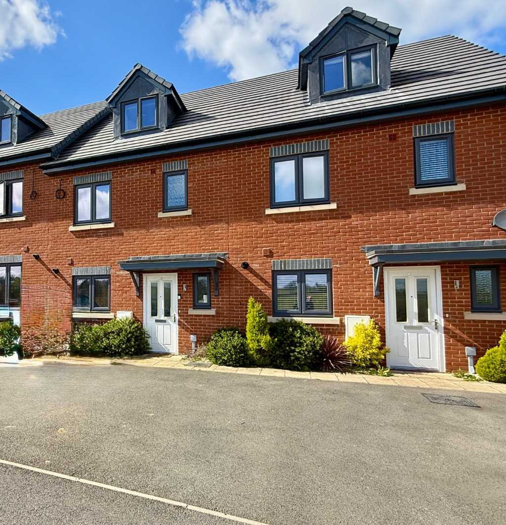16 Luffield Close, Daventry, NN11 2AF, photo 2