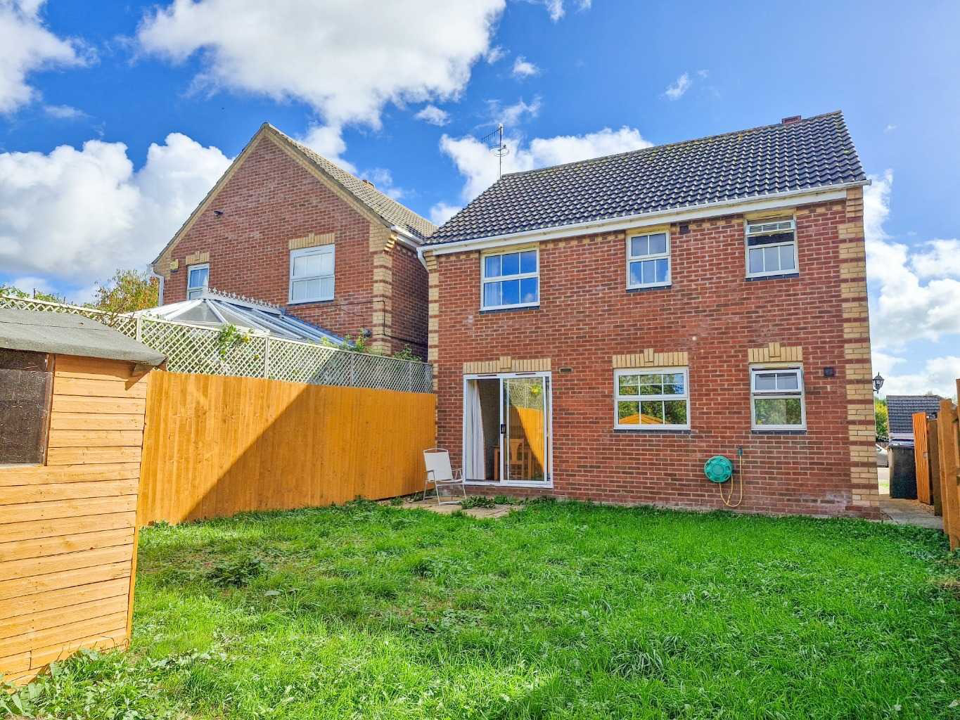4 Wild Cherry Close, Woodford Halse, NN11 3DL, photo 2
