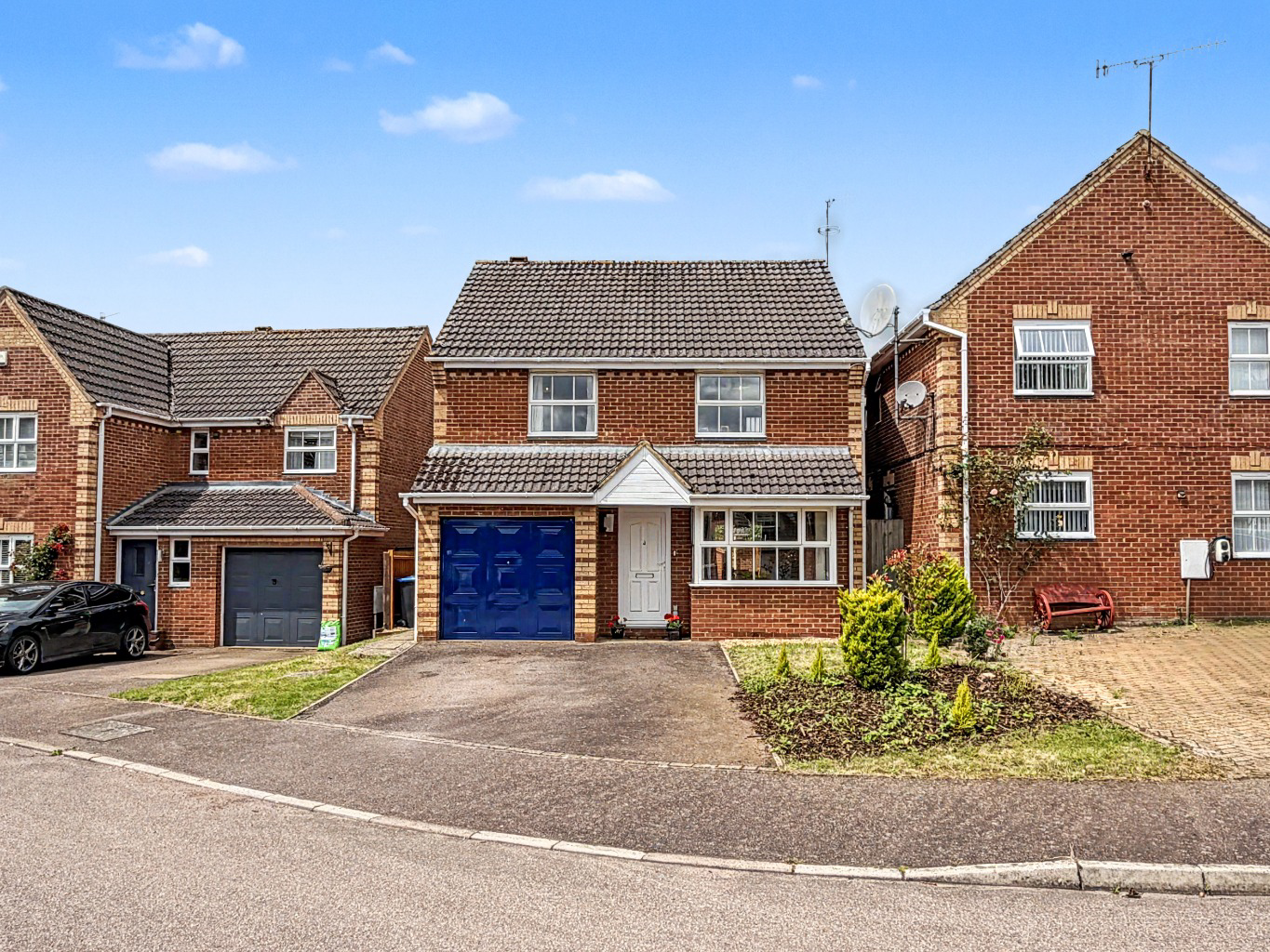 4 Wild Cherry Close, Woodford Halse, NN11 3DL
