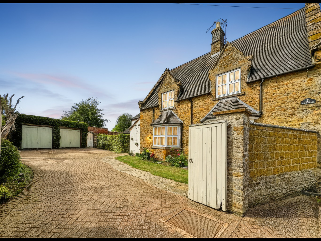 The Old School, Oakham Lane, Staverton, NN11 6JQ