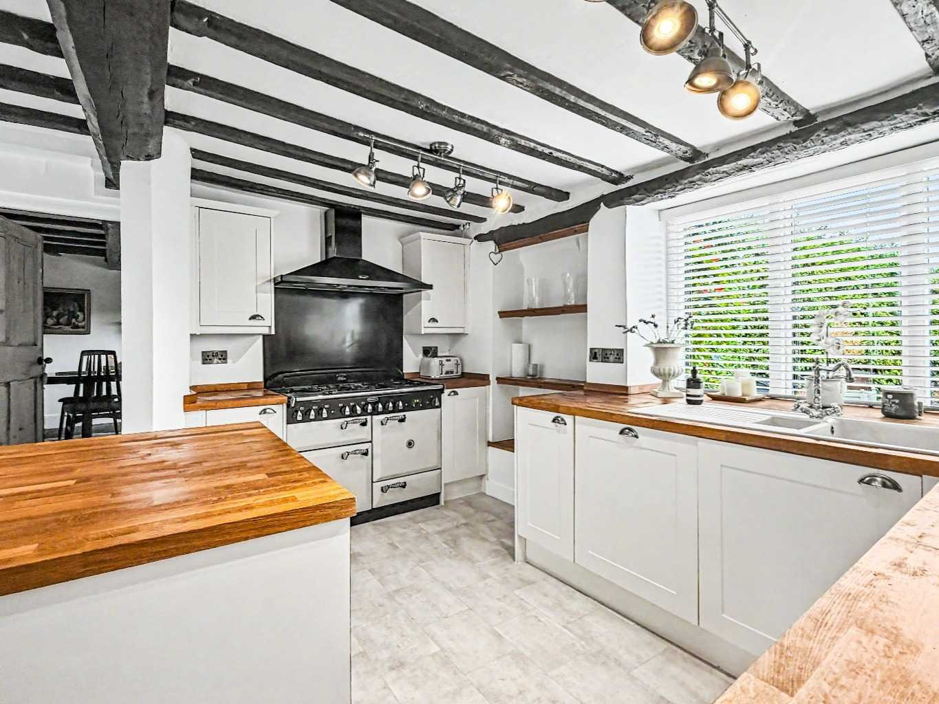 Manor Farm House, 61 Orchard Street, Drayton, Daventry, NN11 9EU, photo 5