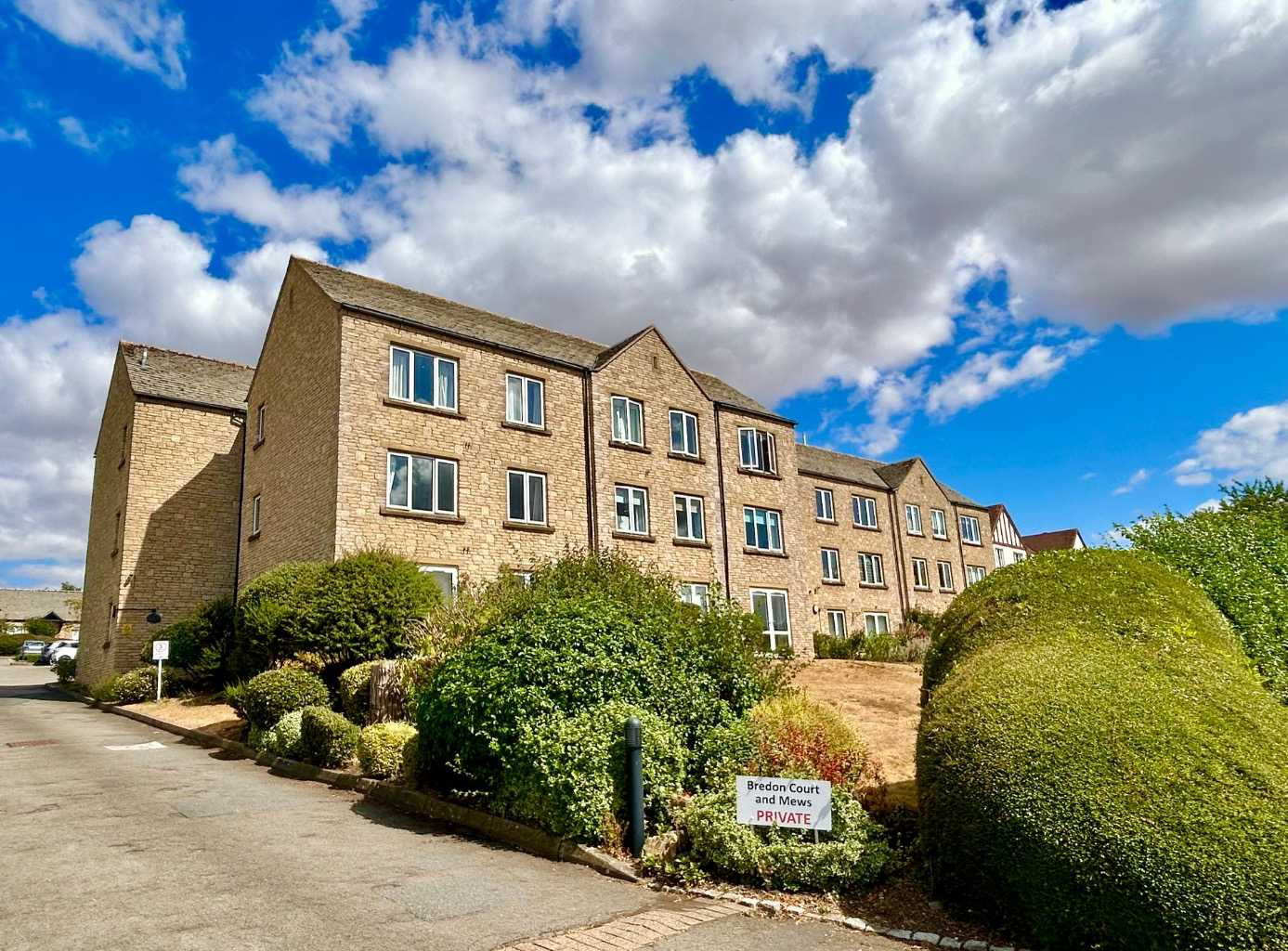 Flat 2, Bredon Court, Station Road, Broadway, WR12 7DL, photo 3