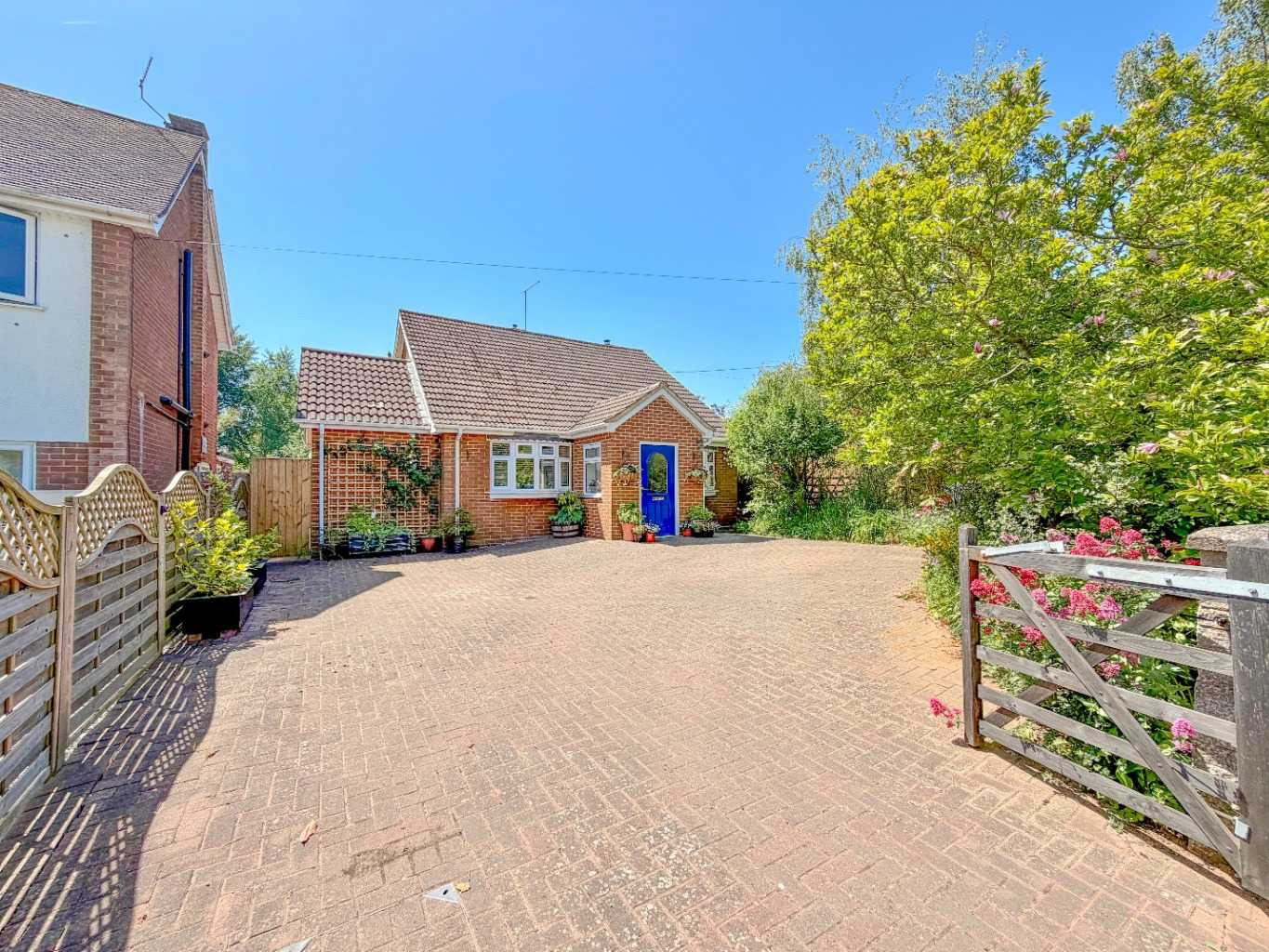 17 Hinton Road, Woodford Halse, NN11 3TR