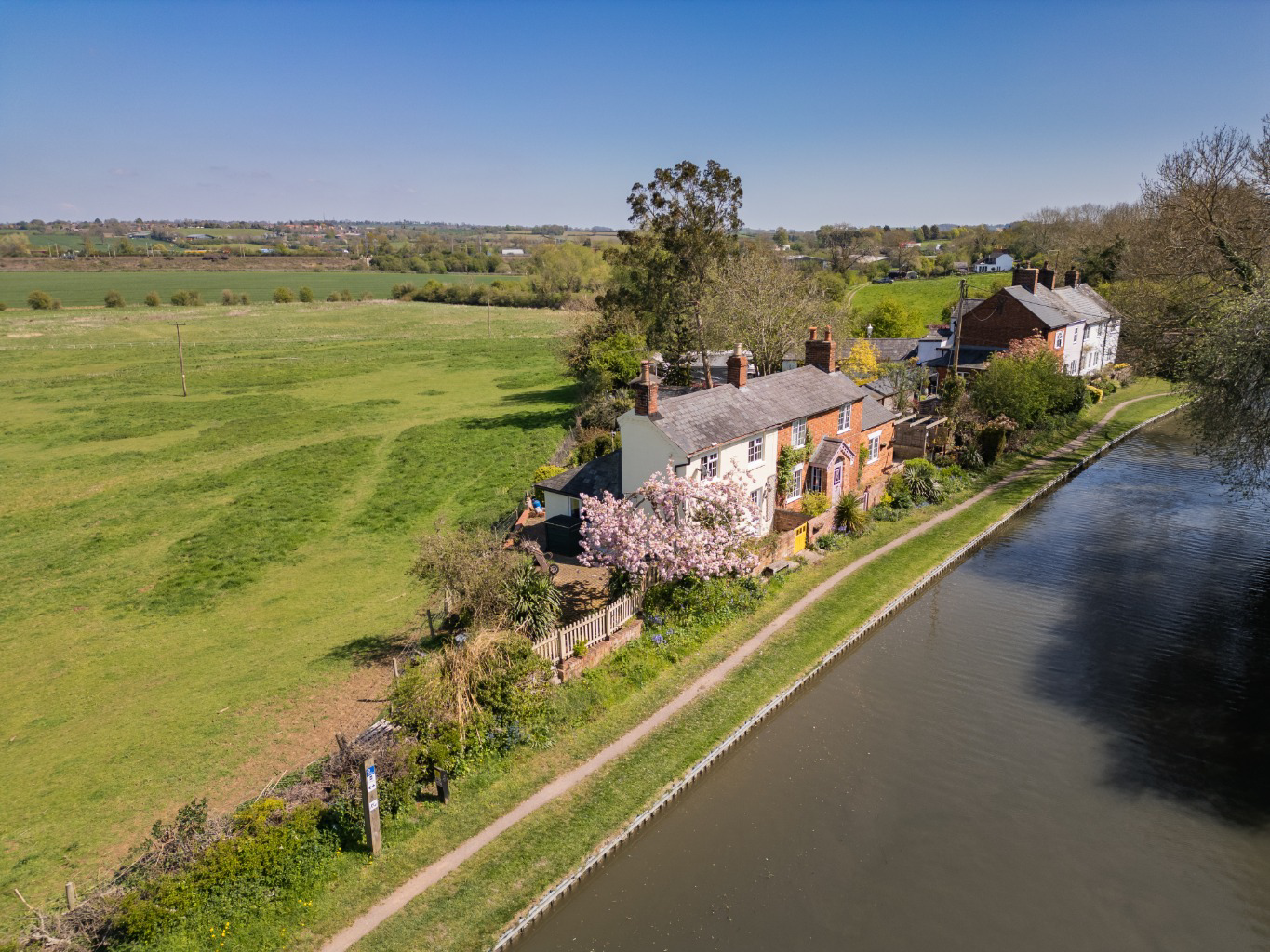6 New Bridge, Long Buckby Wharf, NN6 7HW