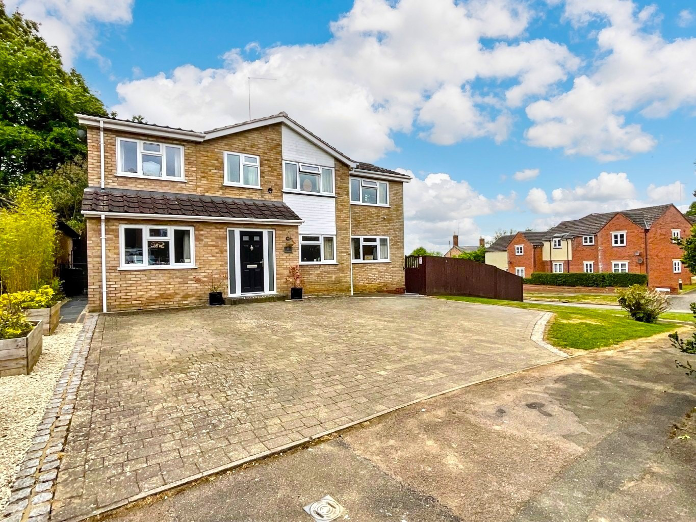 8 The Paddocks, Station Road, West Haddon, NN6 7BU