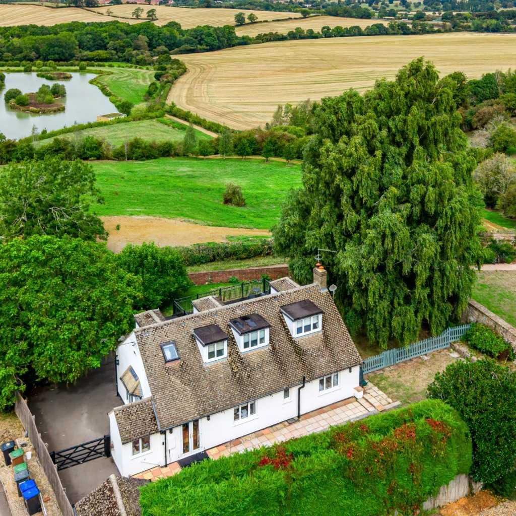 Grey Roofs, Main Street, Church Stowe, NN7 4SG, photo 7