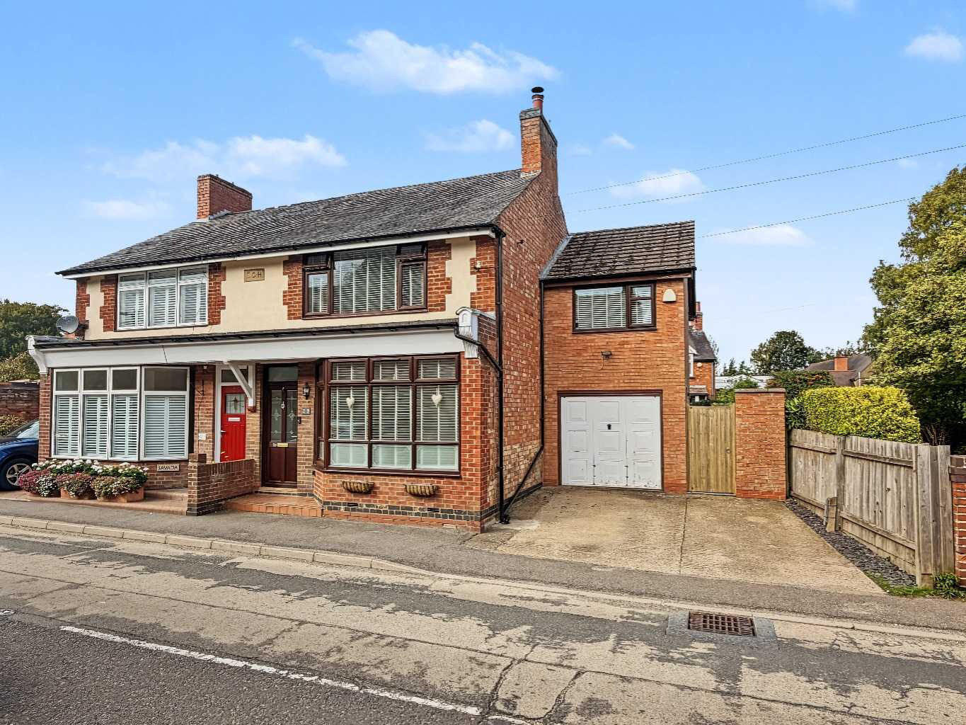 29 Main Road, Crick, NN6 7TU