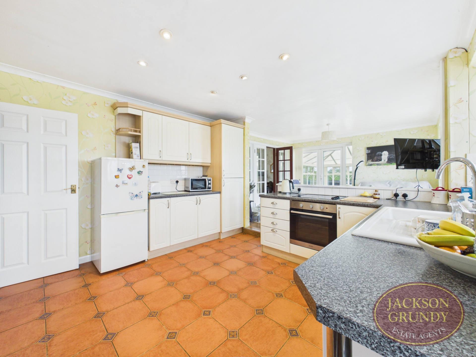 Long Buckby Road, Daventry, NN11 2LT, photo 6