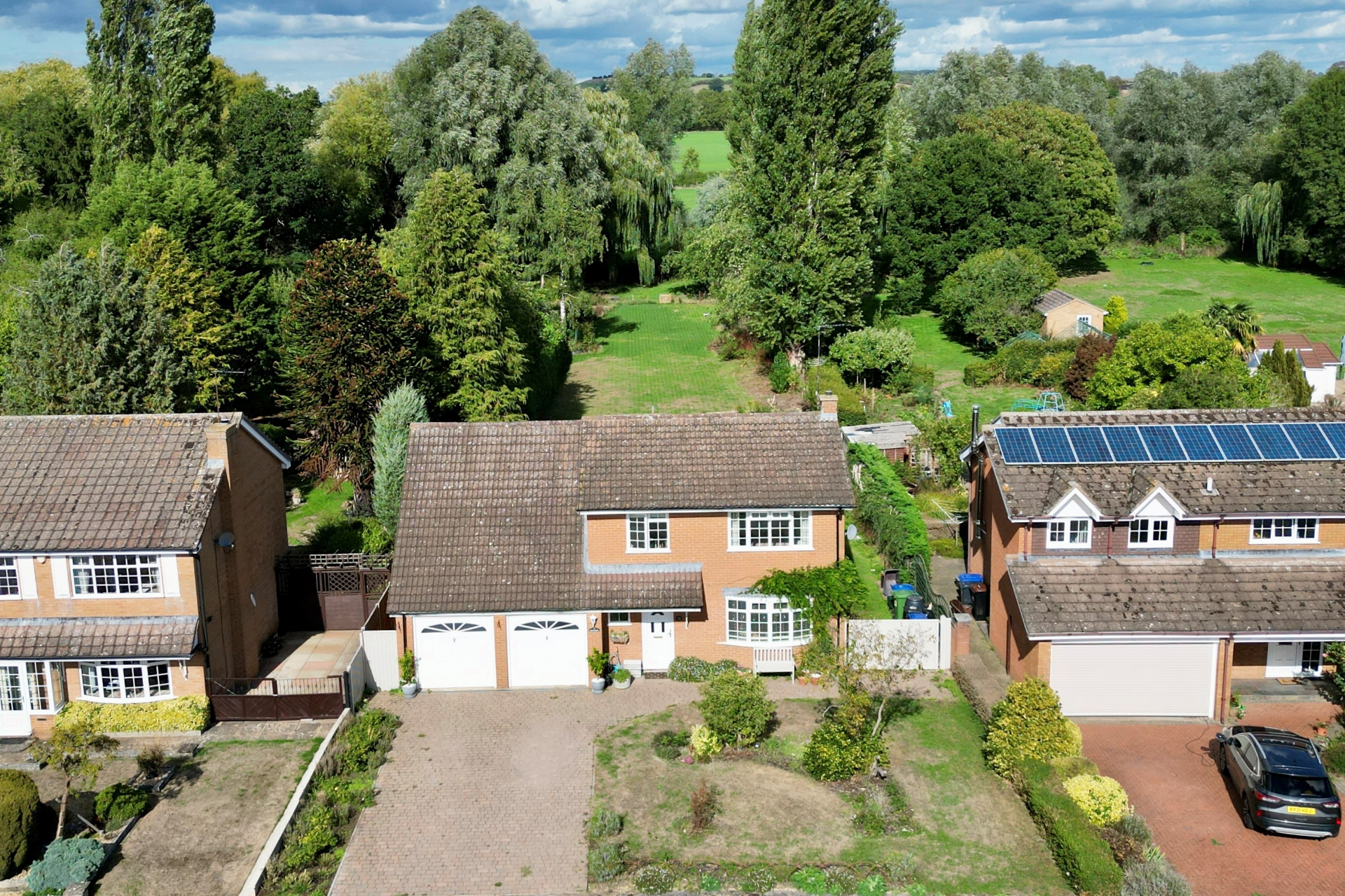 Manor Park, Nether Heyford, NN7 3NN