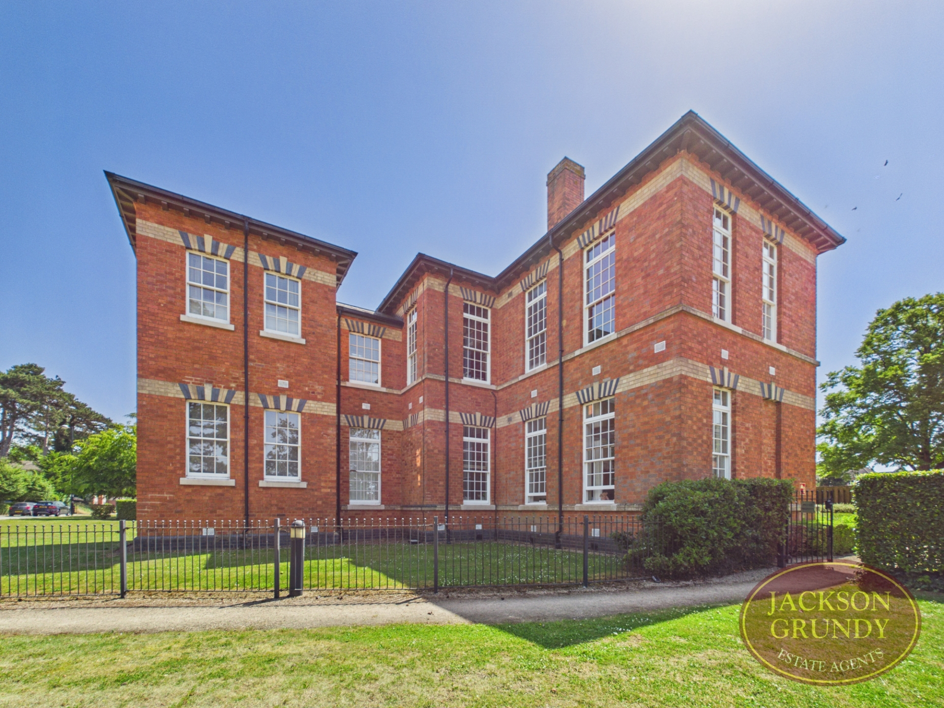 South Meadow Road, St. Crispins, NN5 4RF