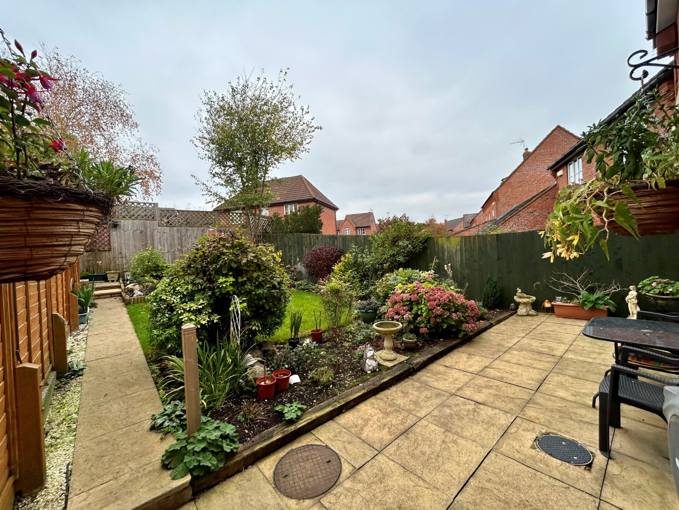 Edgehill Drive, Lang Farm, NN11 0GR, photo 13