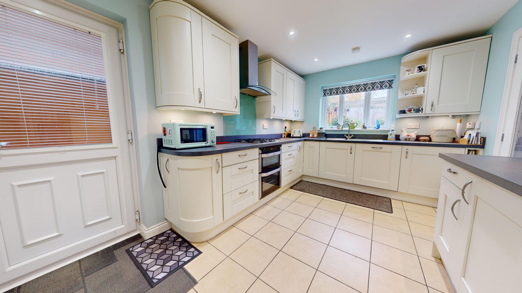 Edgehill Drive, Lang Farm, NN11 0GR, photo 4