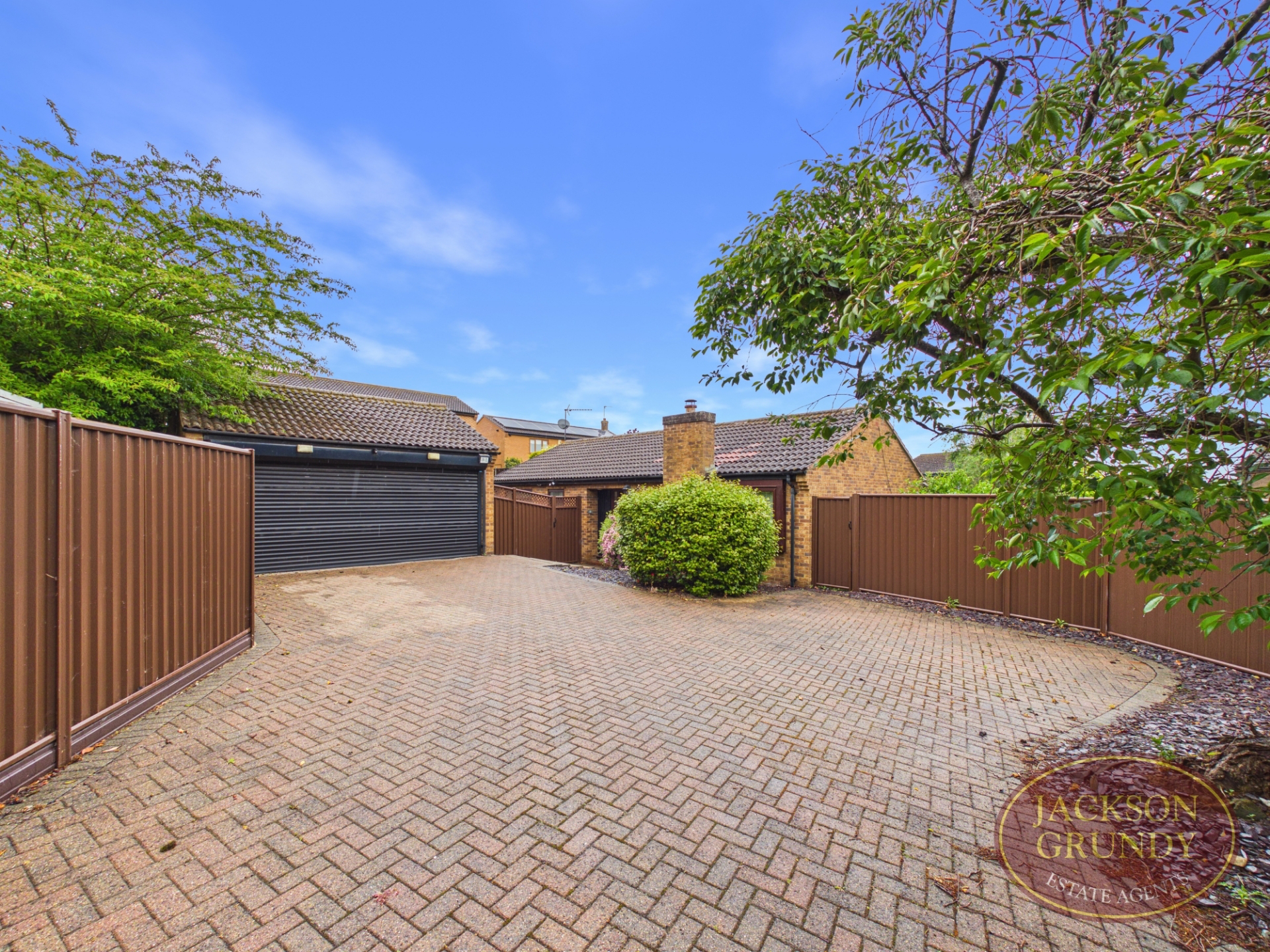 Strawberry Hill, Berrydale, NN3 5HL