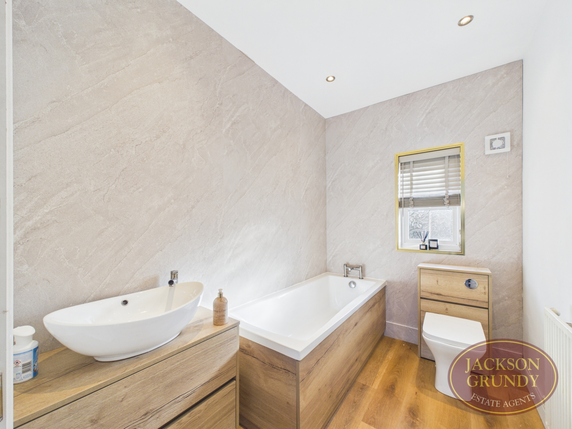 The Spinney, Grange Park, NN4 5BT, photo 17