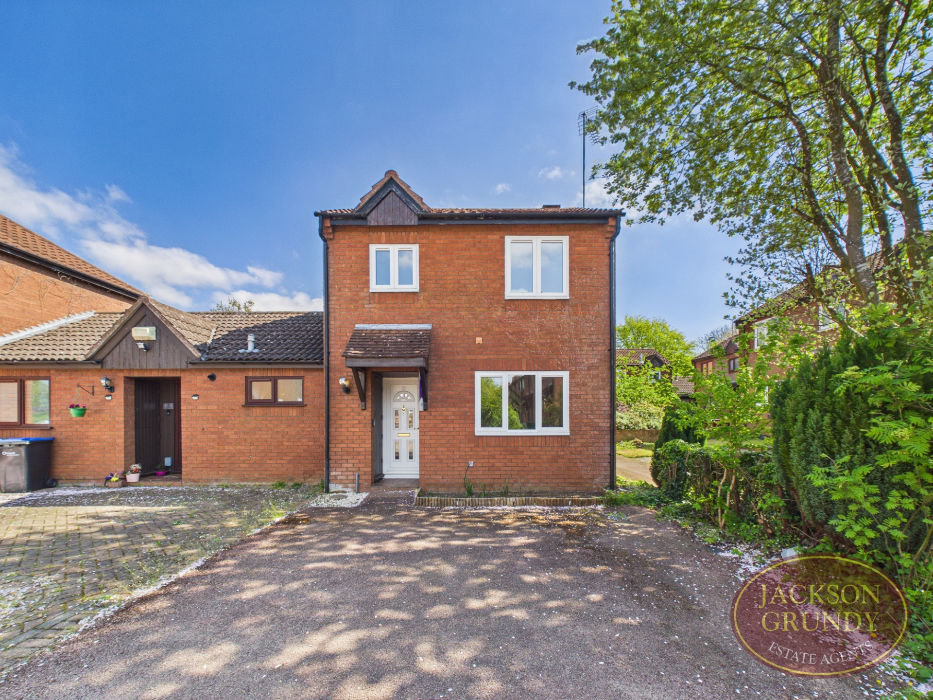 Mallard Close, West Hunsbury, NN4 9UR
