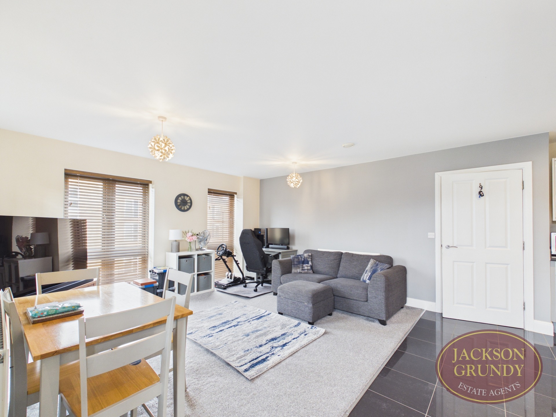 The Square, Upton, NN5 4EZ, photo 2