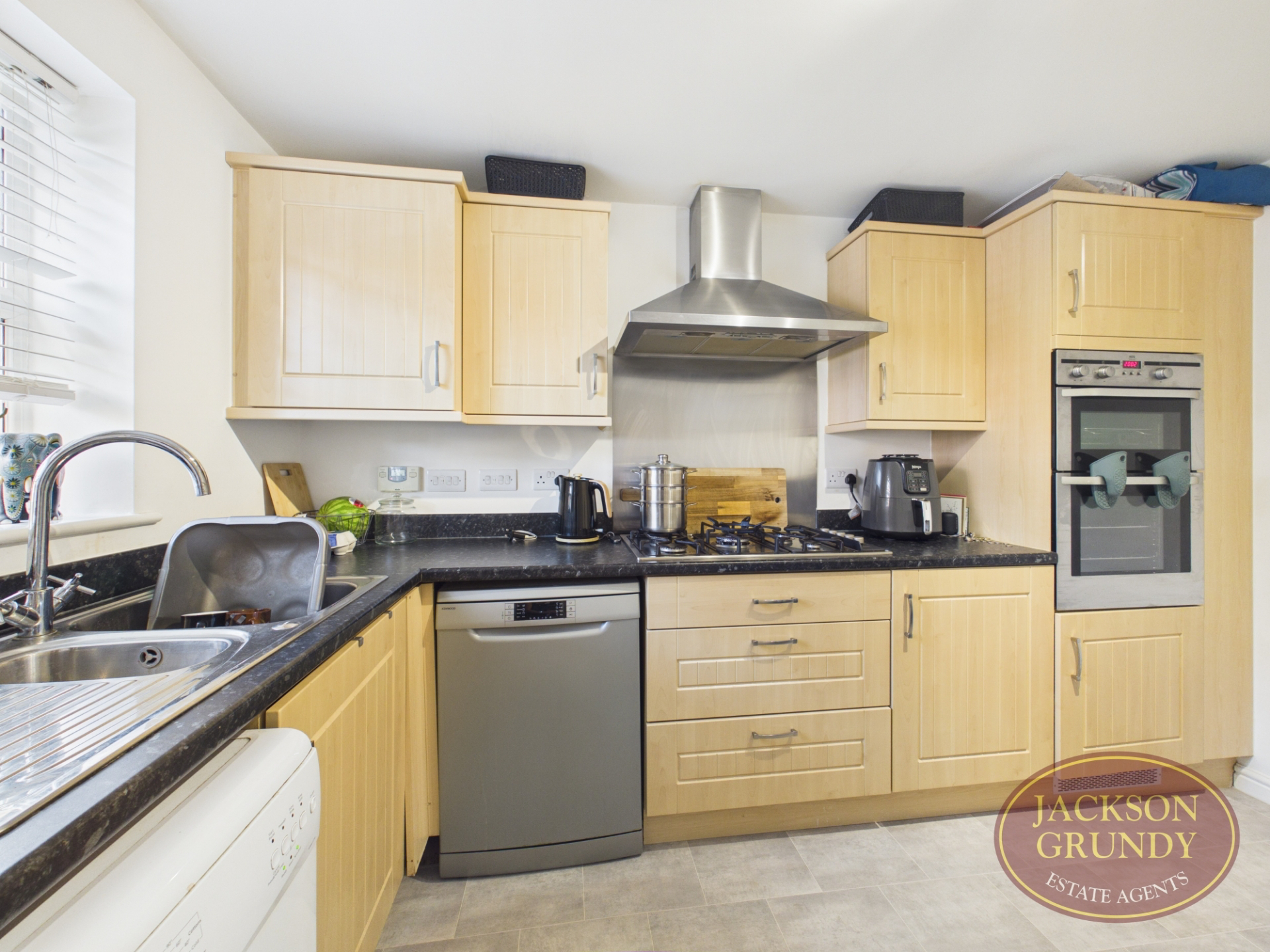 Farnborough Drive, Daventry, NN11 8AL, photo 3
