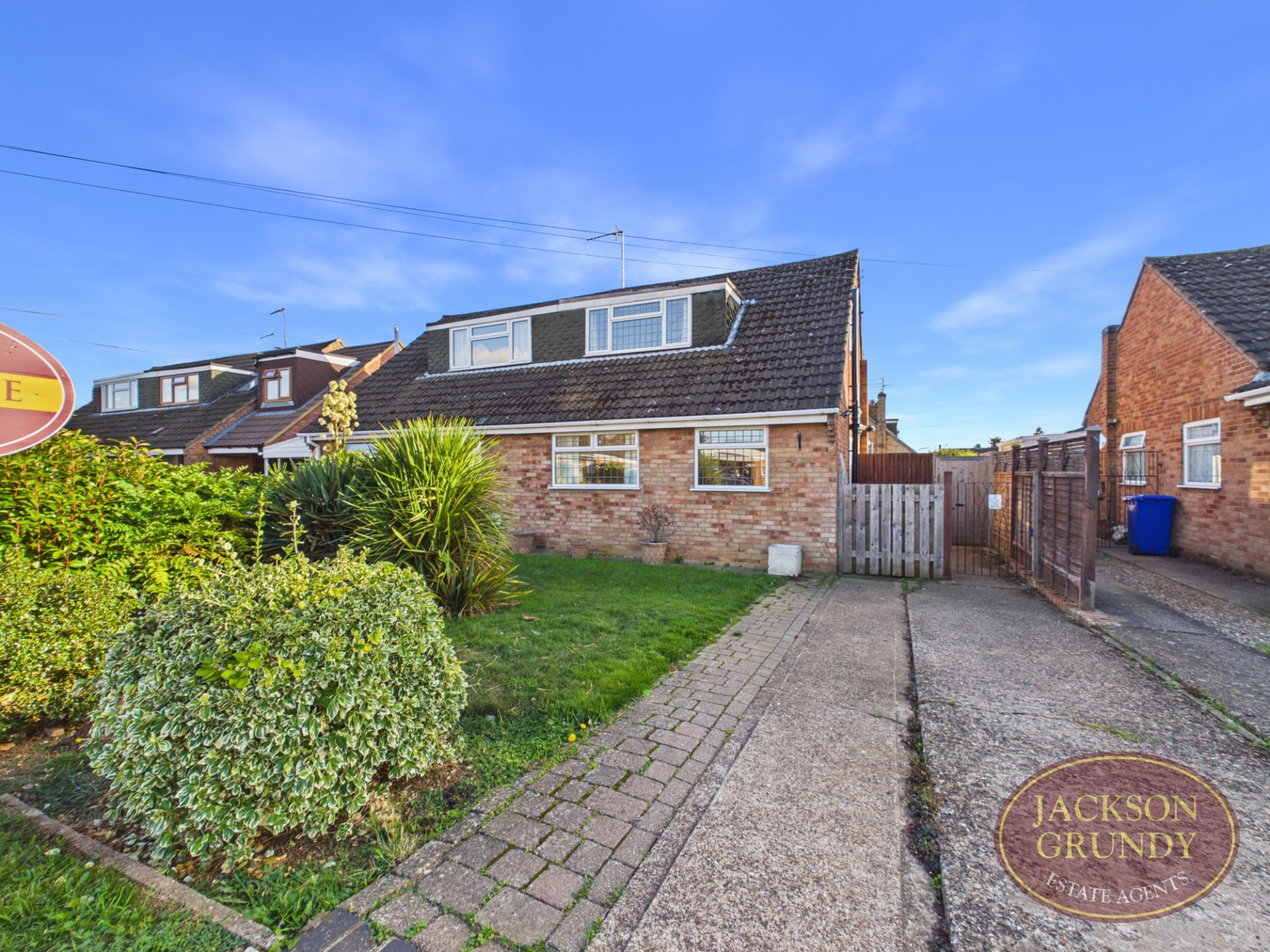 Manor Close, Harpole, NN7 4BX