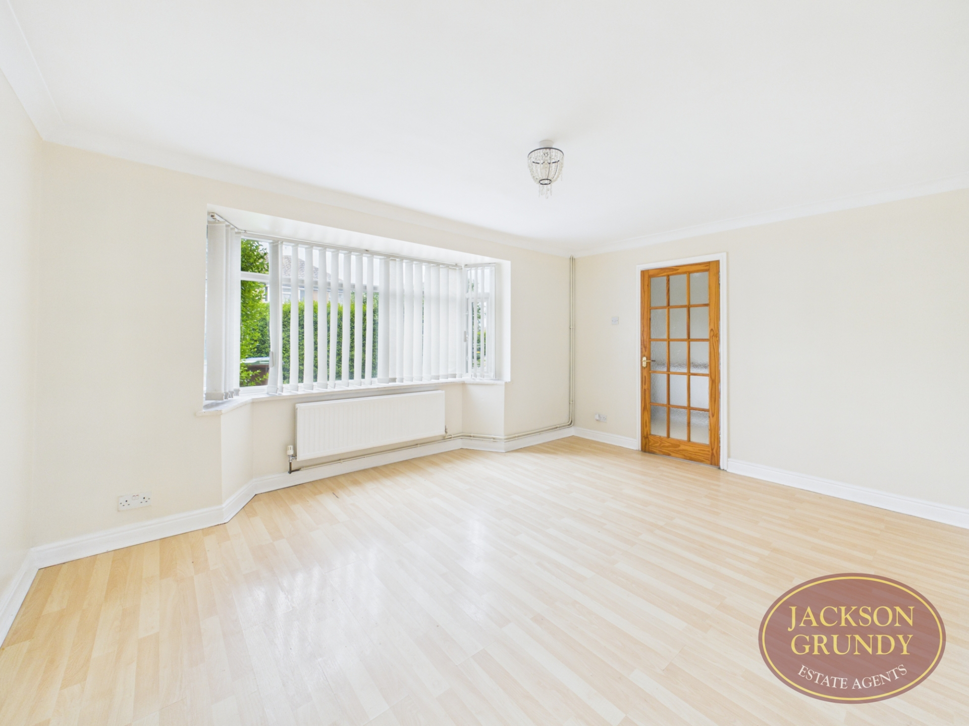 Wordsworth Road, The Headlands, NN11 9BE, photo 2