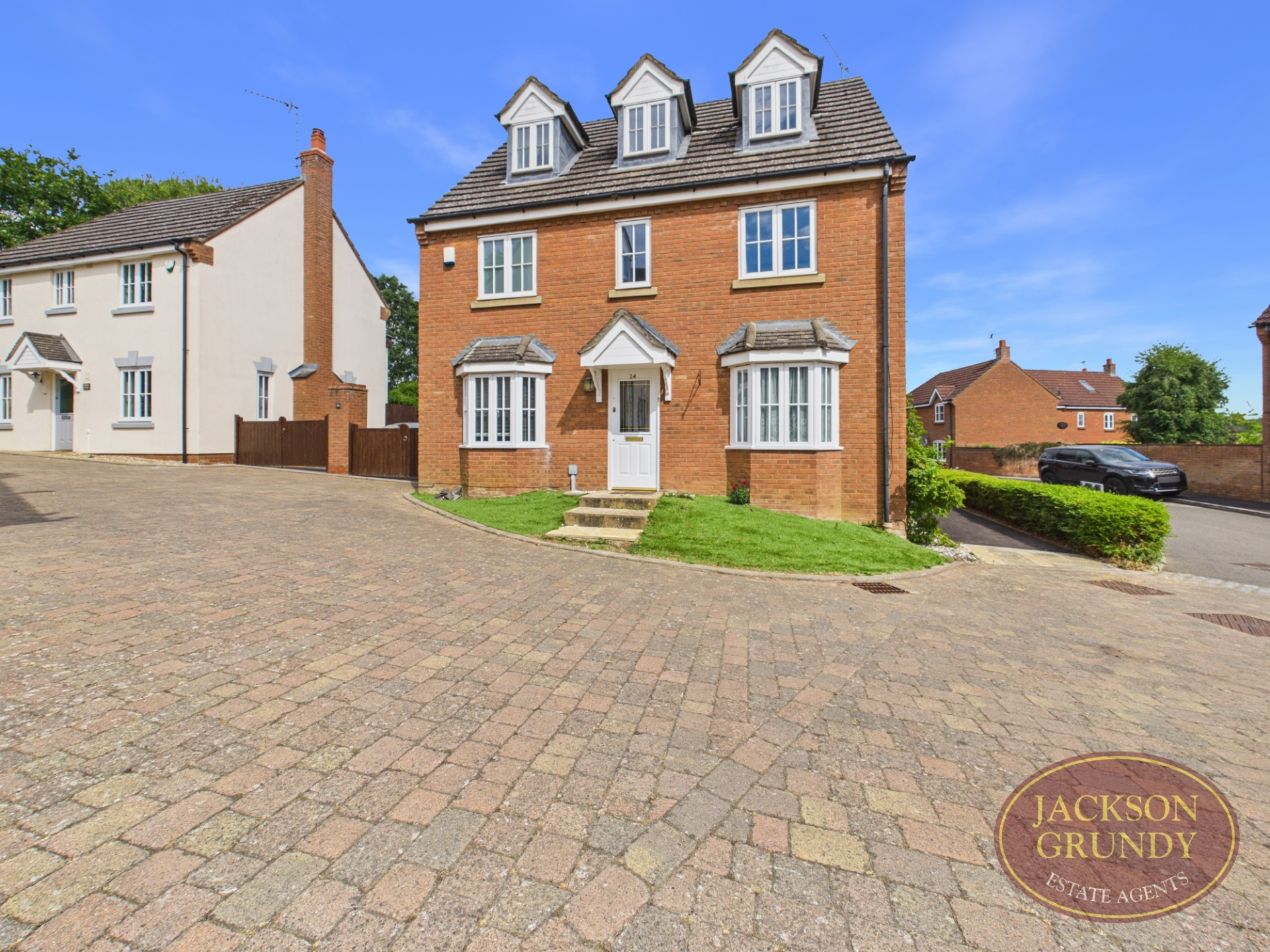 Snowshill Close, Middlemore, NN11 8AA