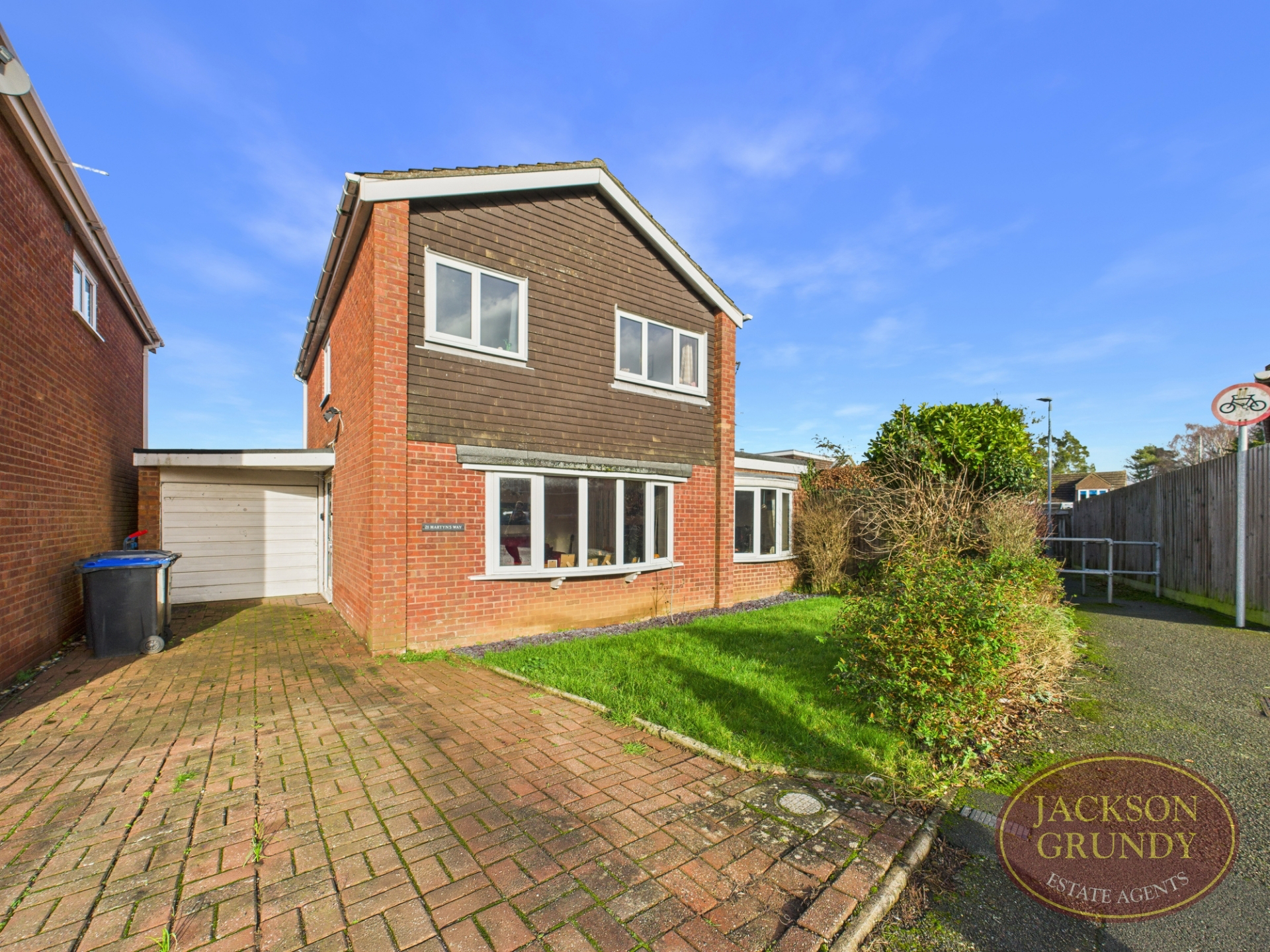 Martyns Way, Weedon, NN7 4RS