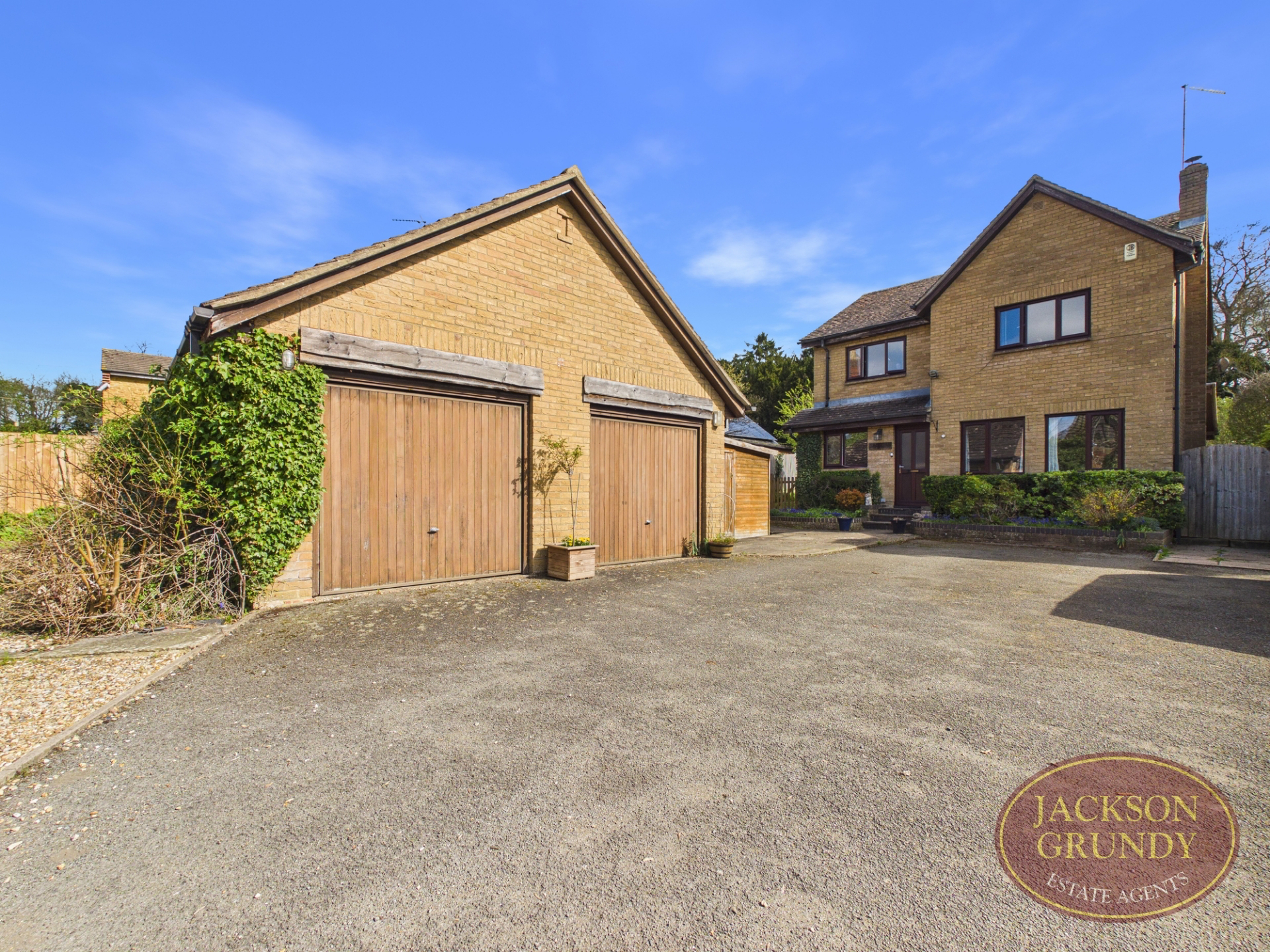 Main Street, Watford, NN6 7UY, photo 15