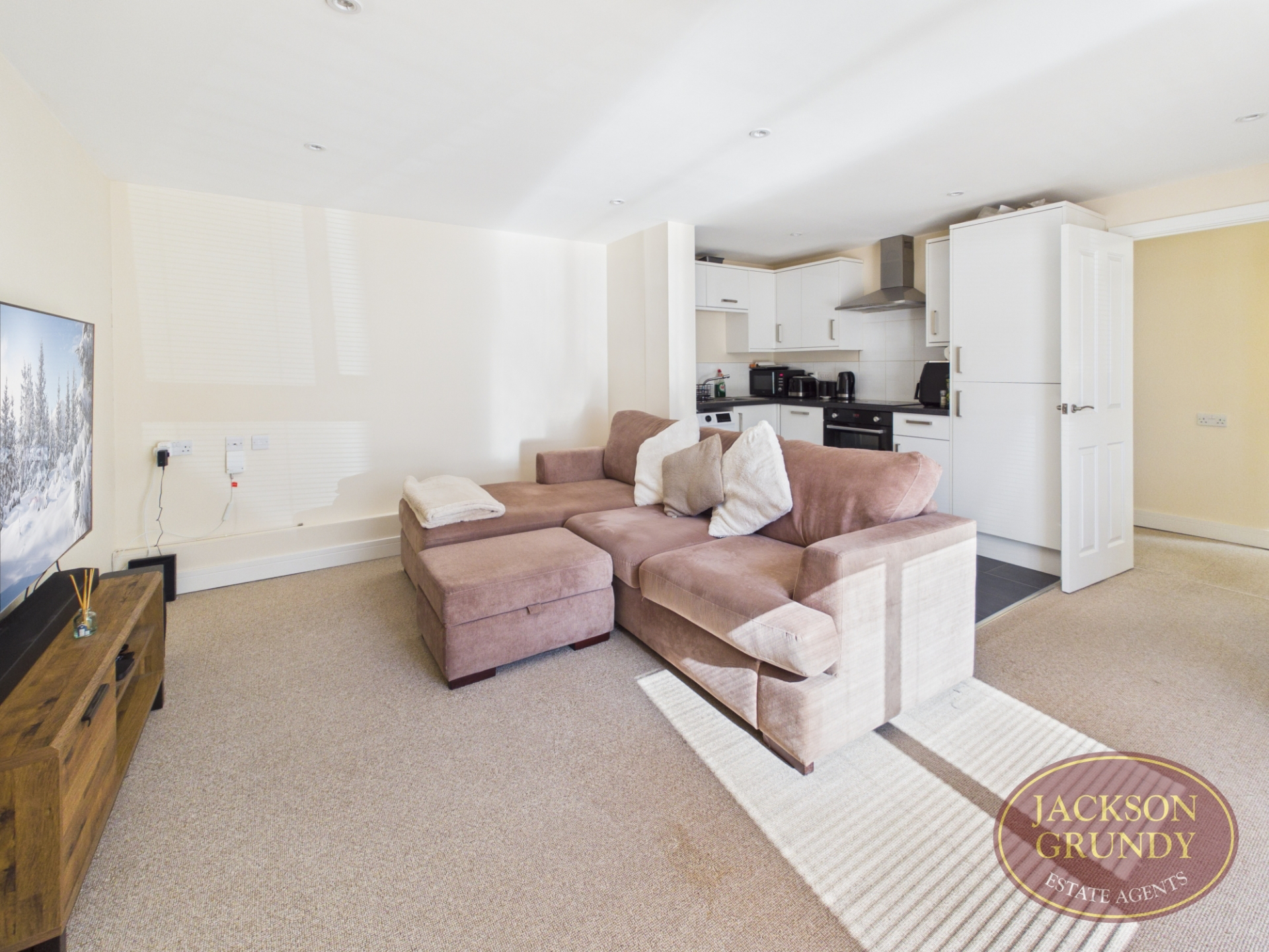 Ashby Wood Drive, Upton, NN5 4DQ, photo 3