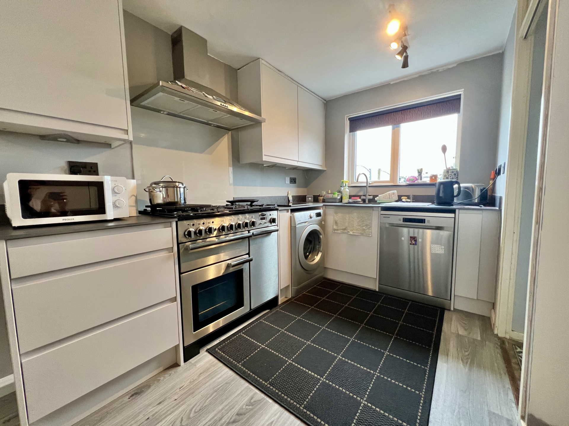 Admirals Way, Southbrook, NN11 4LR, photo 2
