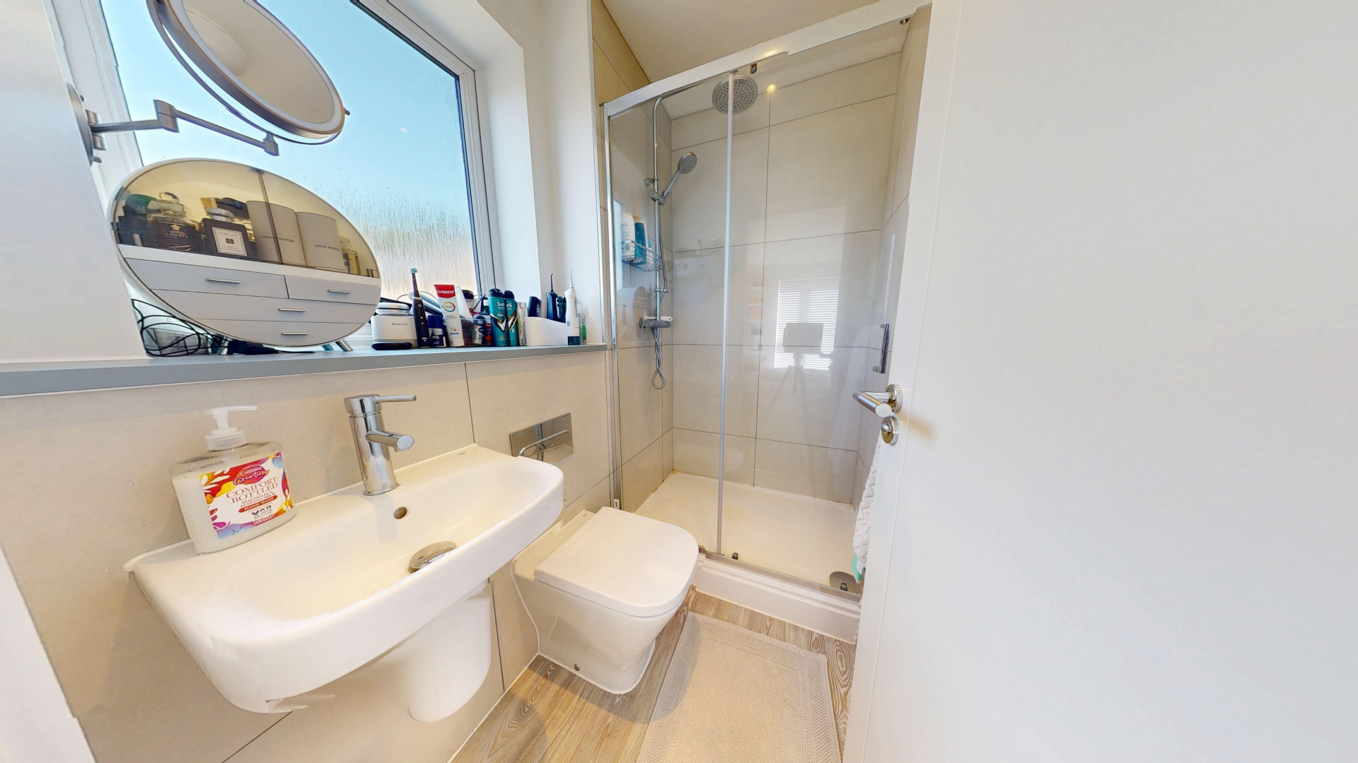 EN-SUITE