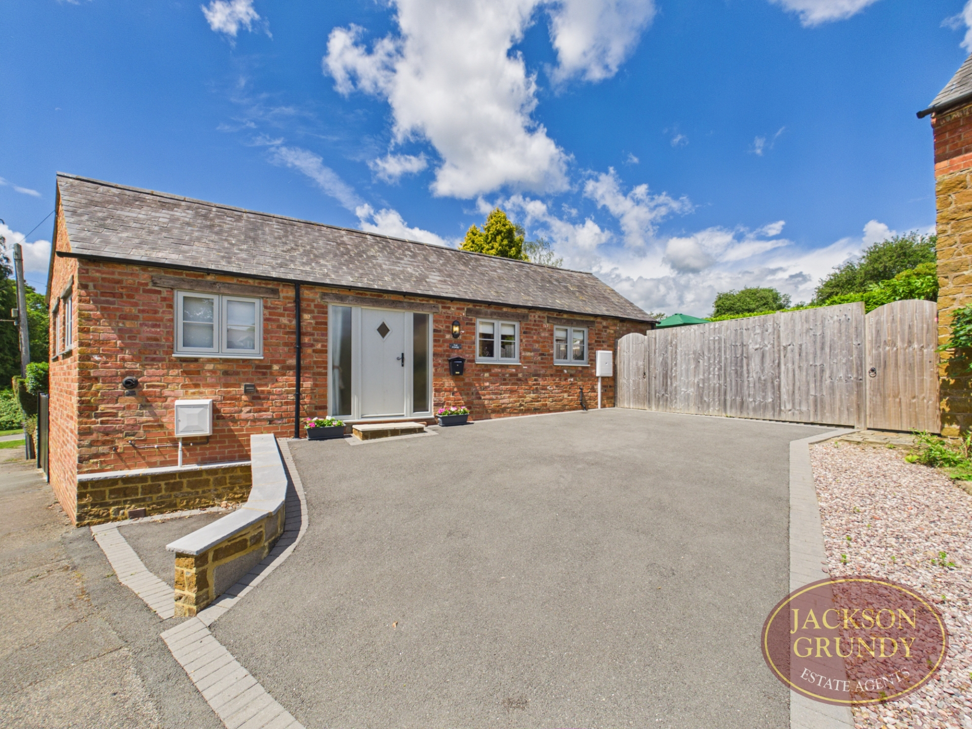The Green, Newnham, NN11 3HB