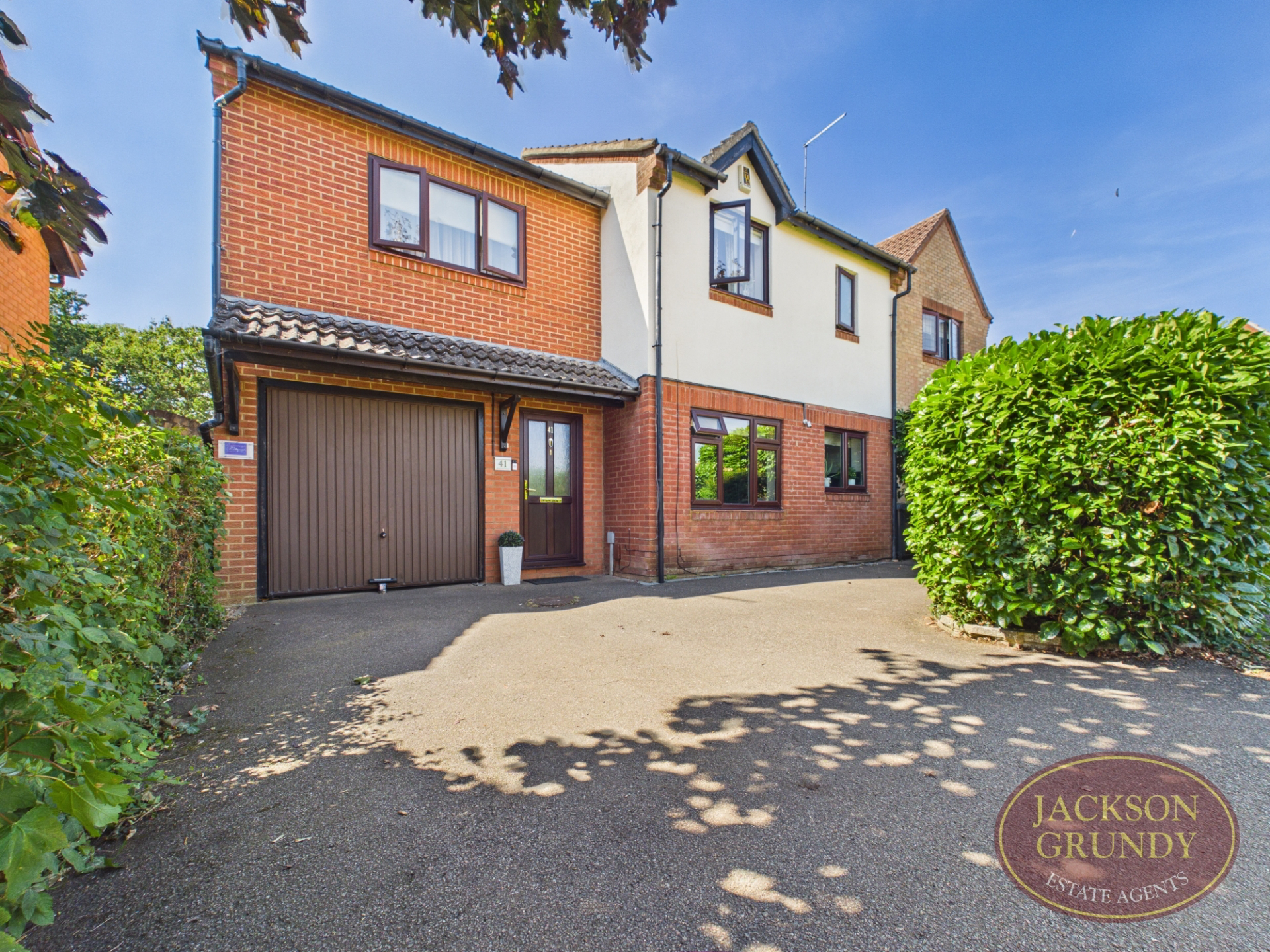 Barn Owl Close, East Hunsbury, NN4 0UA